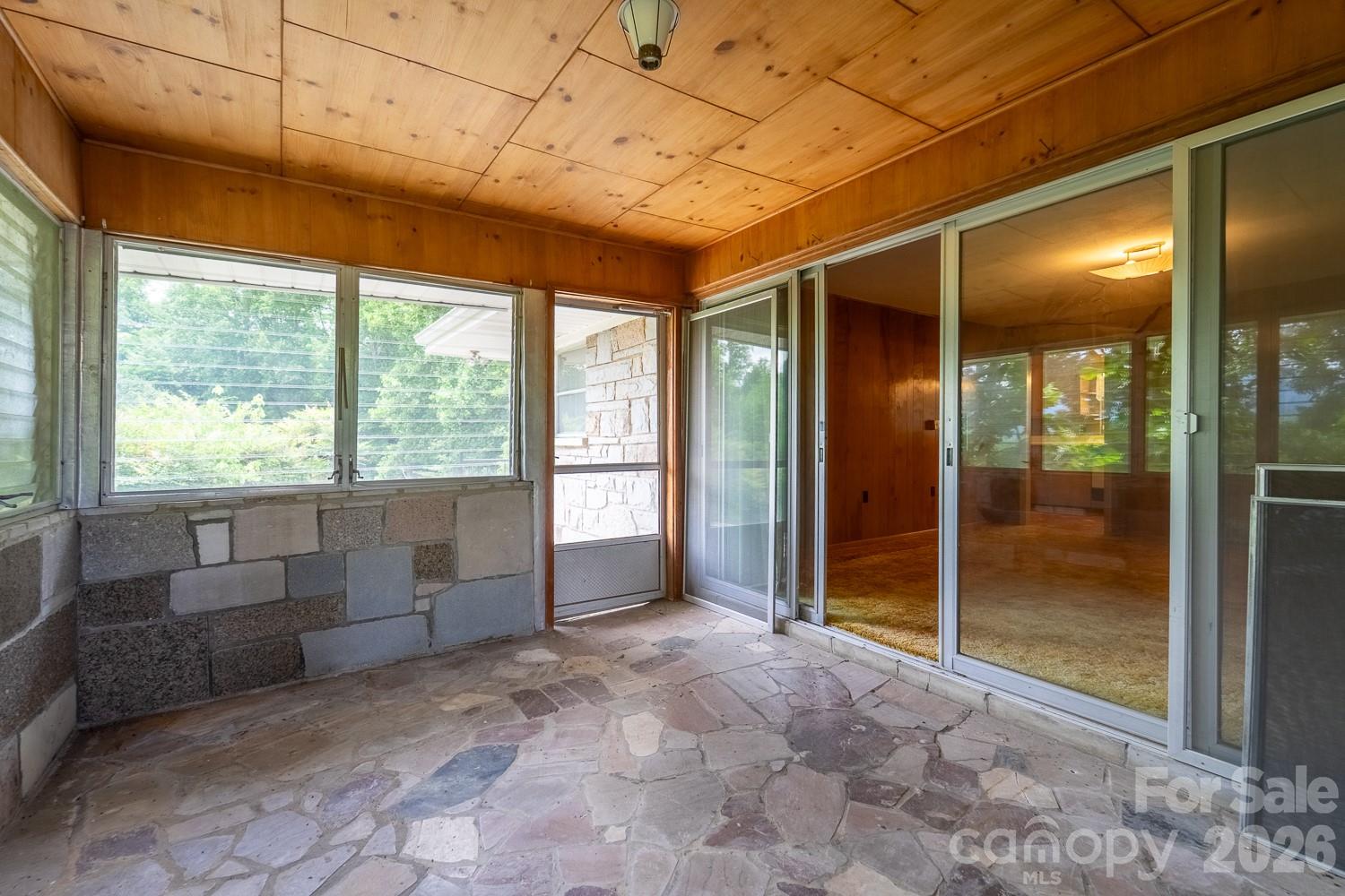 222 Mitchell Mountain Road — Bryson City