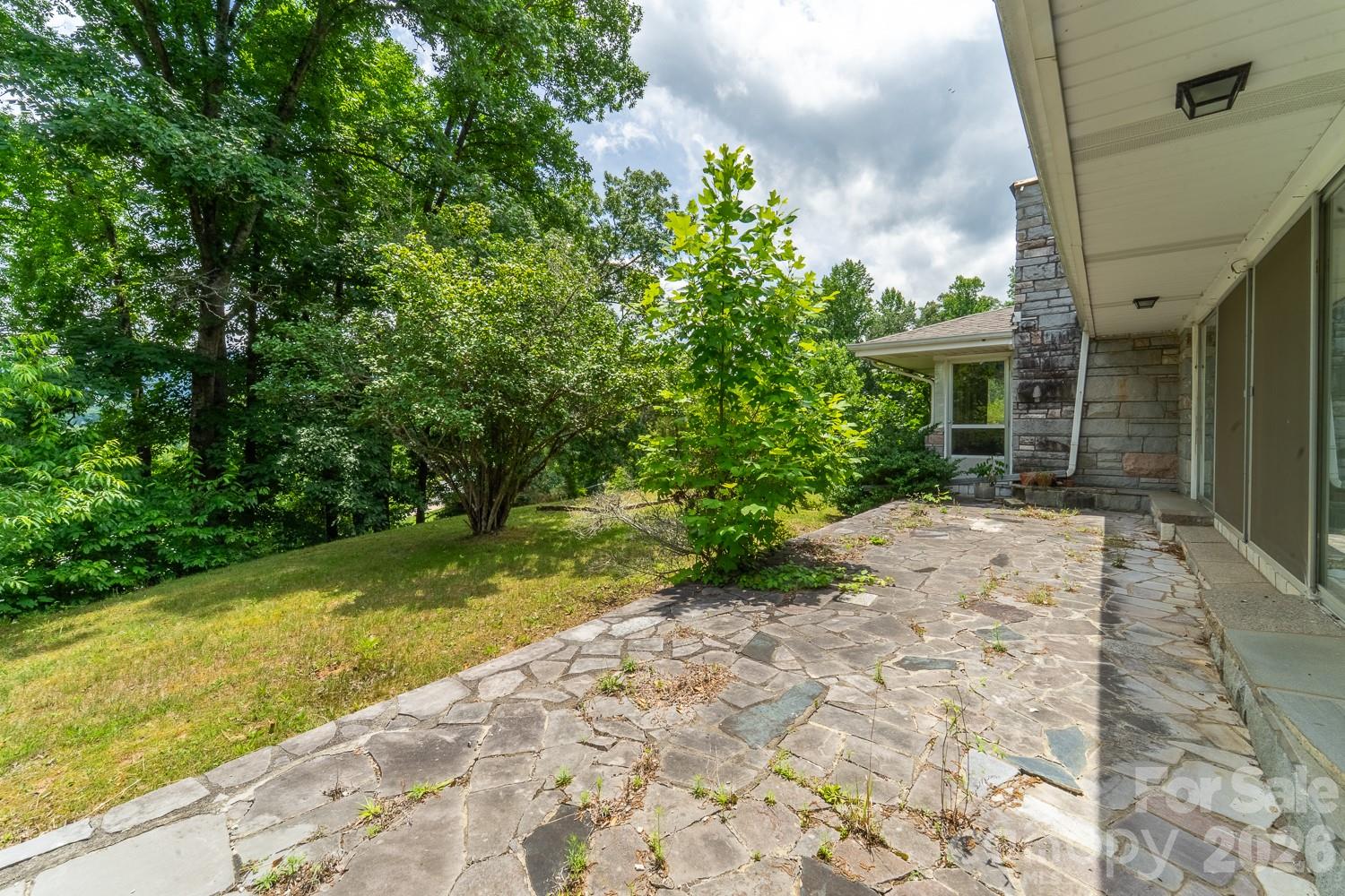 222 Mitchell Mountain Road — Bryson City