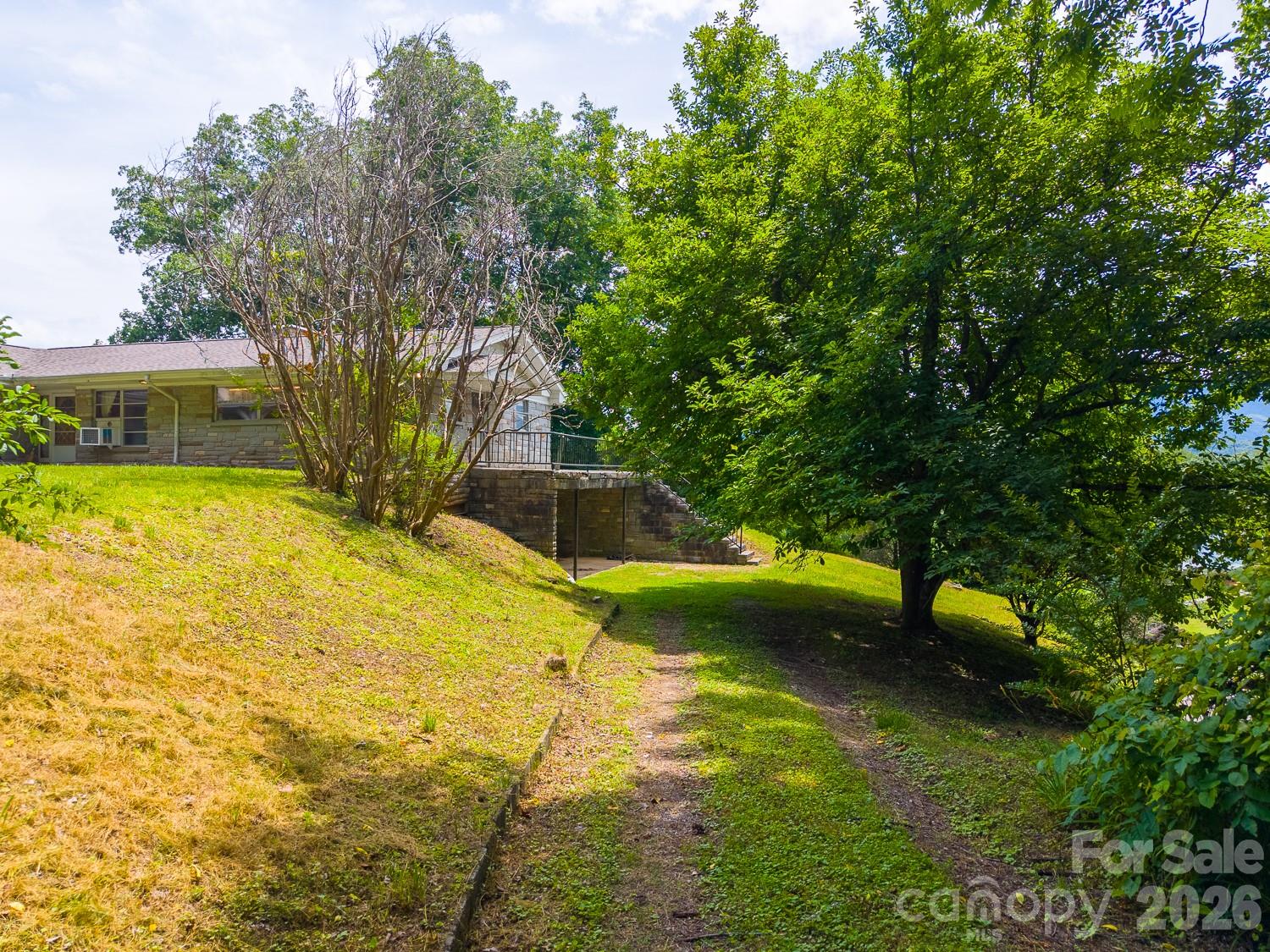 222 Mitchell Mountain Road — Bryson City
