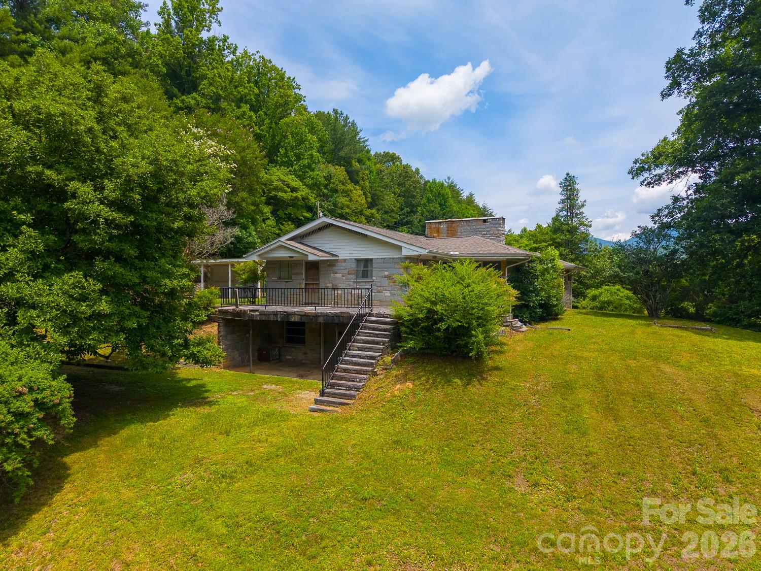 222 Mitchell Mountain Road — Bryson City