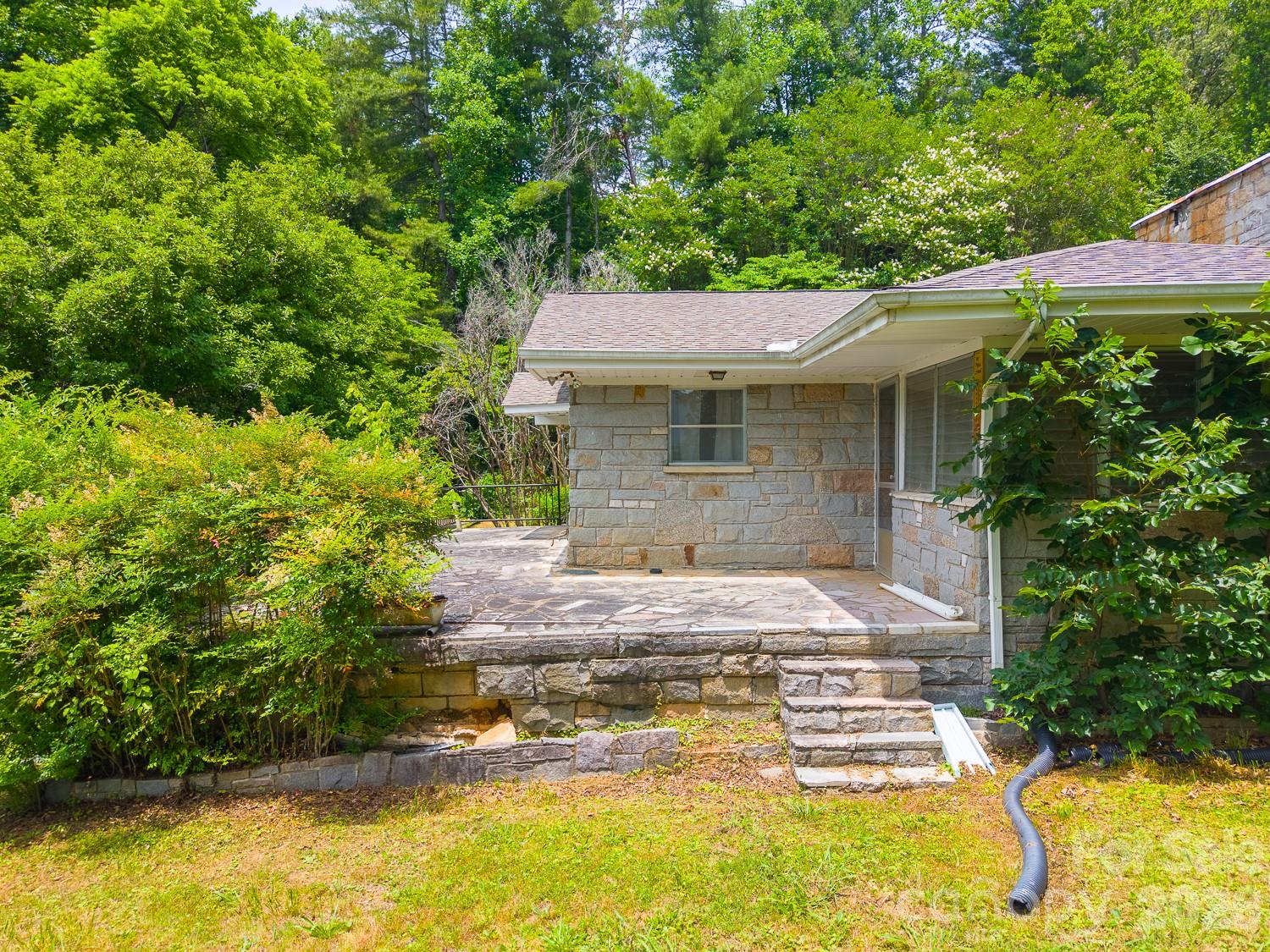 222 Mitchell Mountain Road — Bryson City