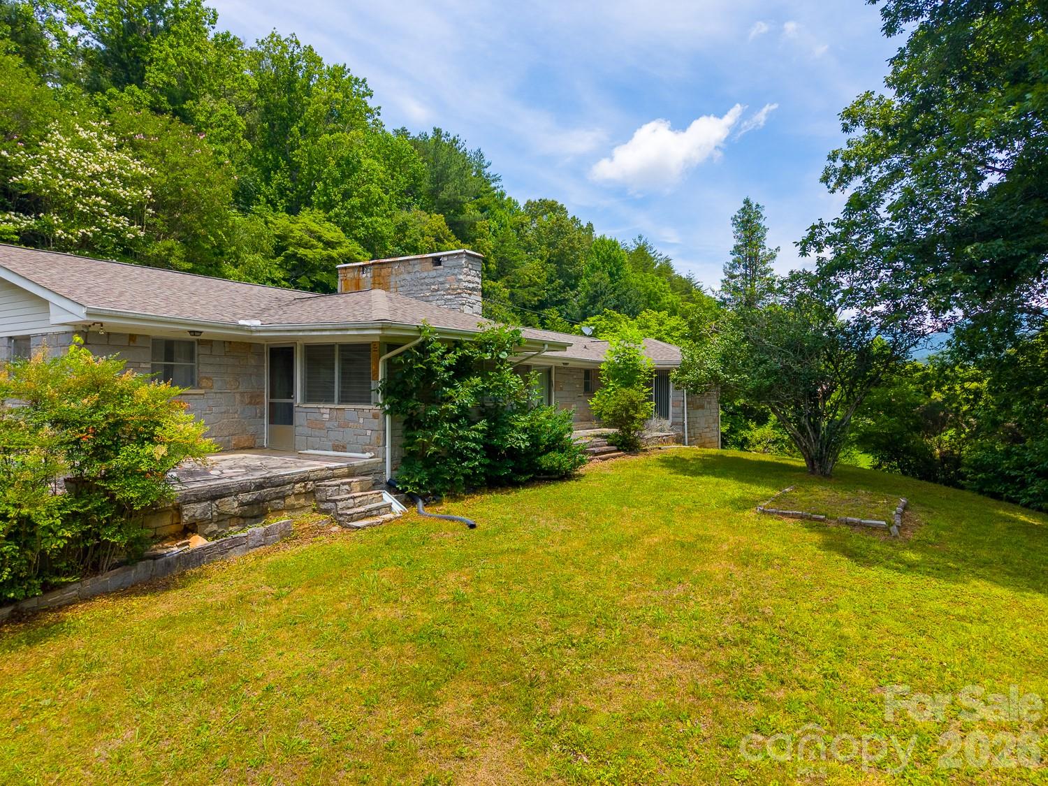 222 Mitchell Mountain Road — Bryson City