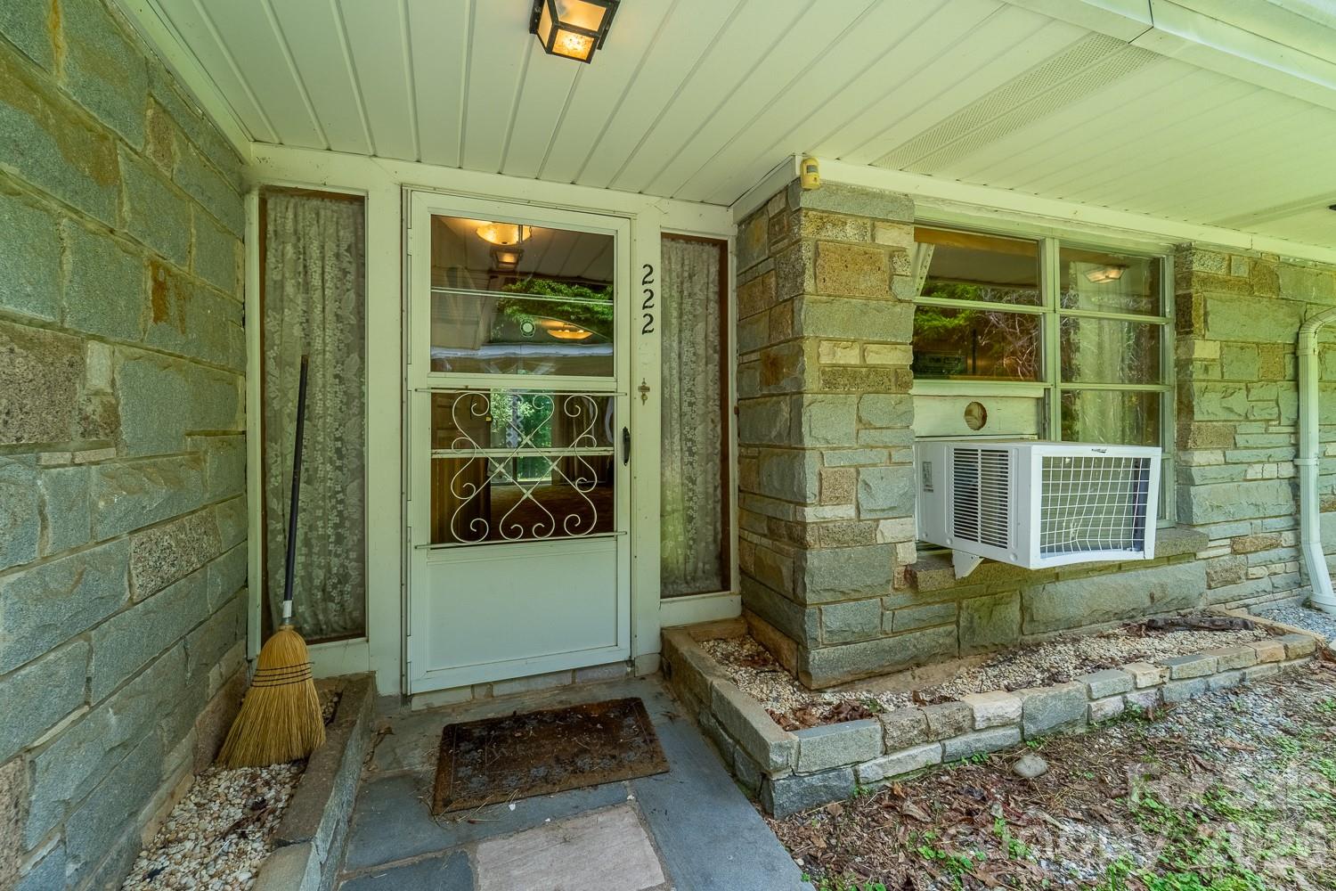 222 Mitchell Mountain Road — Bryson City