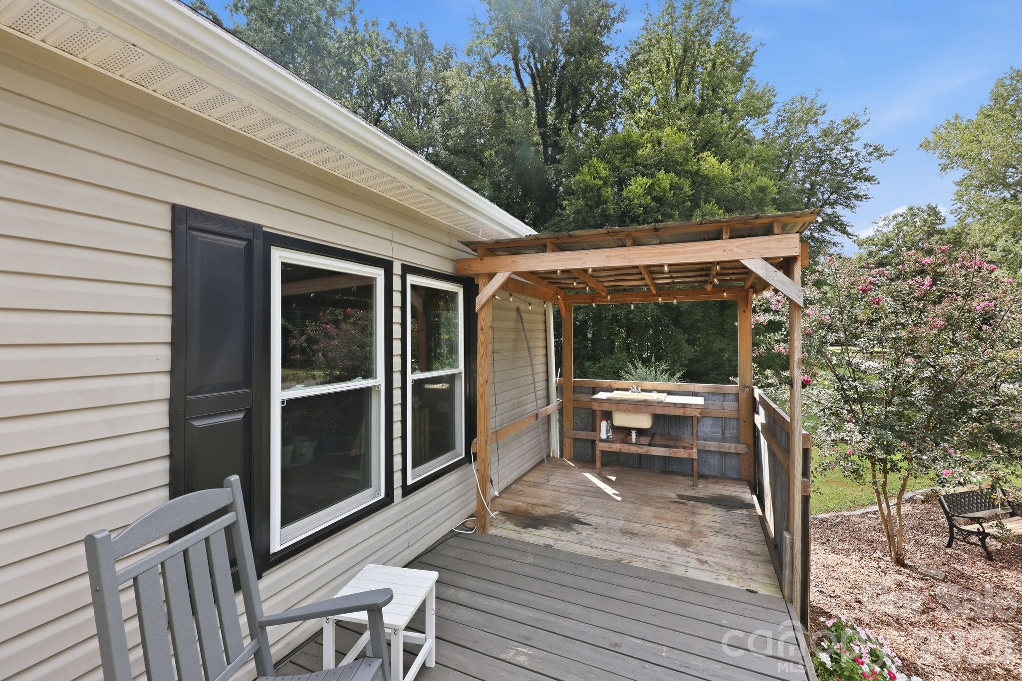 111 Linda Avenue — China Grove