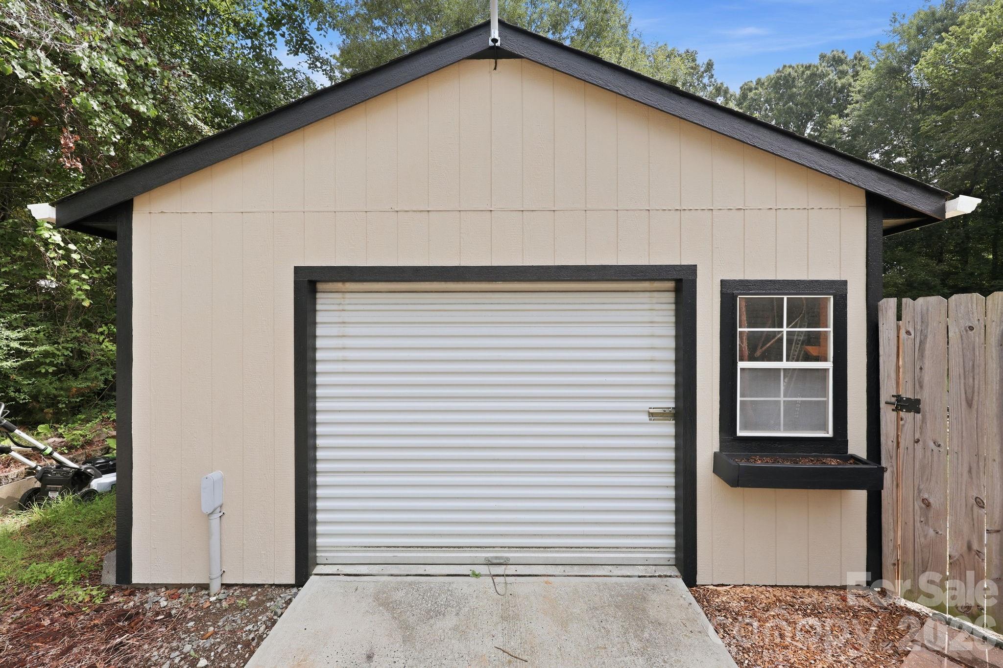 111 Linda Avenue — China Grove