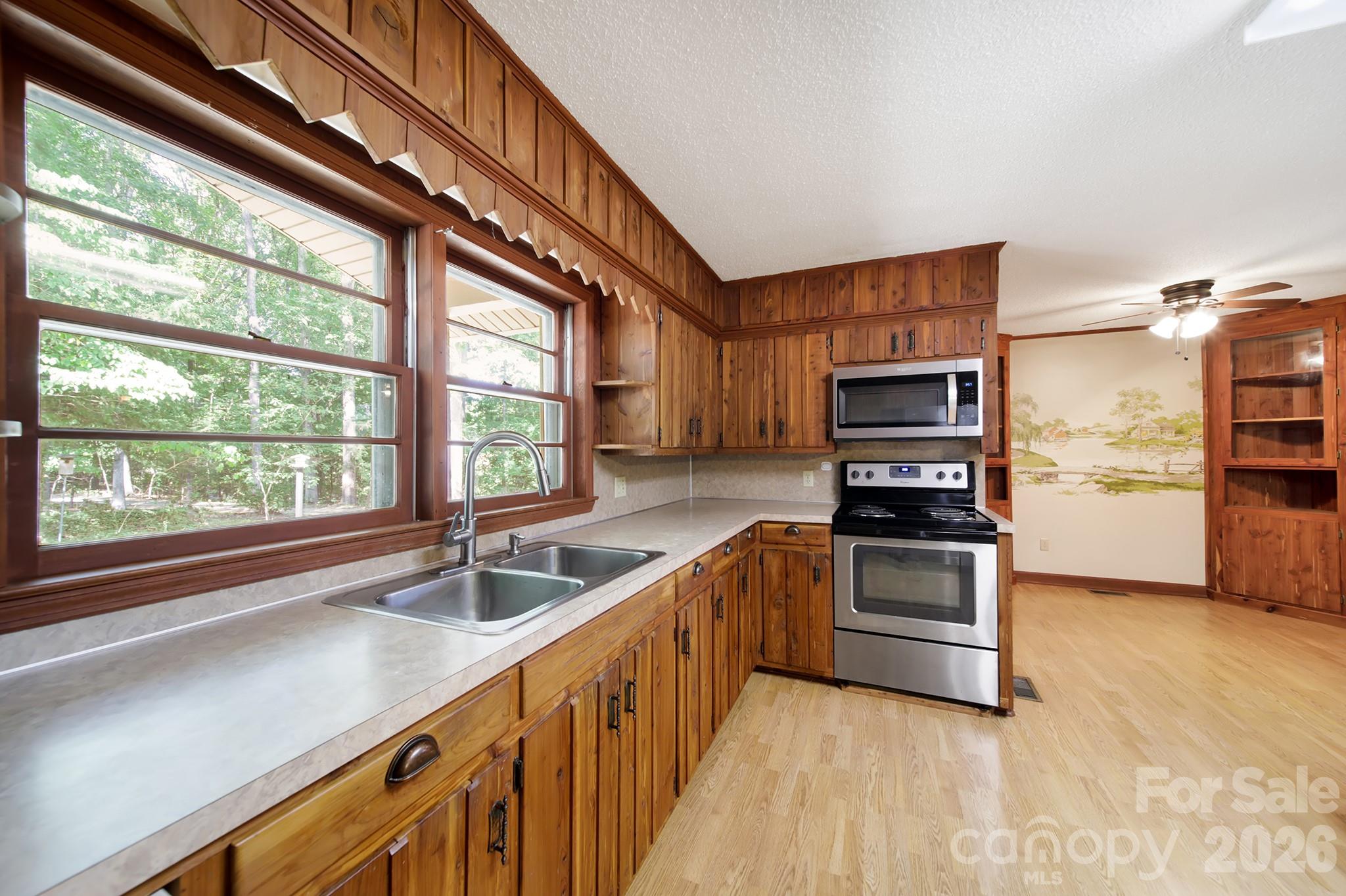 1950 Daisy Couch Road — Lancaster