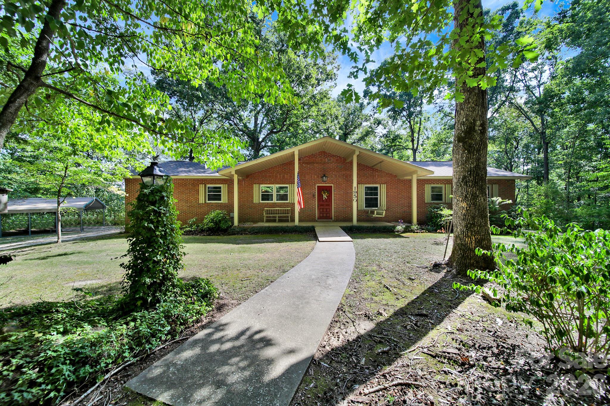 1950 Daisy Couch Road — Lancaster