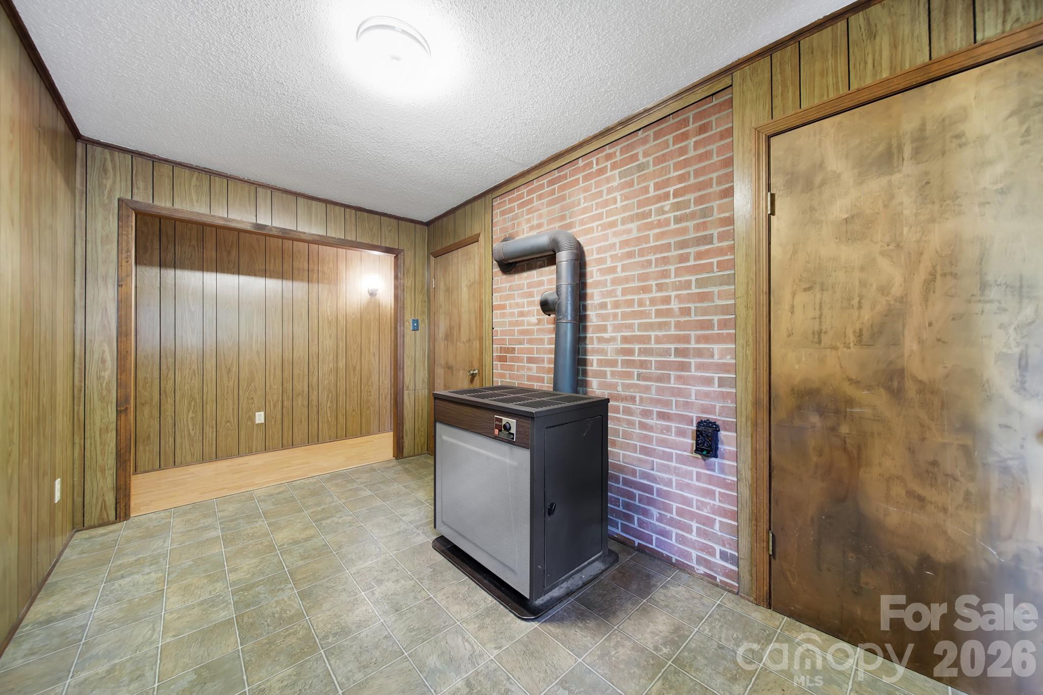 1950 Daisy Couch Road — Lancaster
