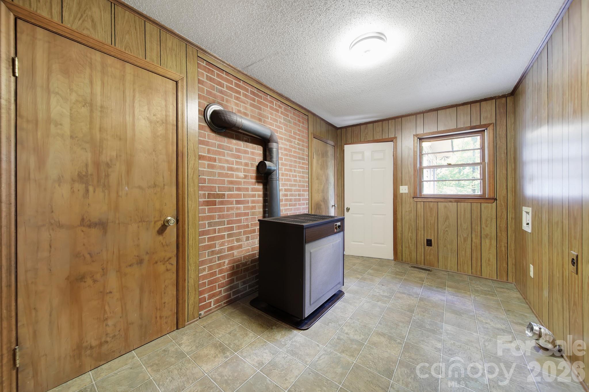 1950 Daisy Couch Road — Lancaster