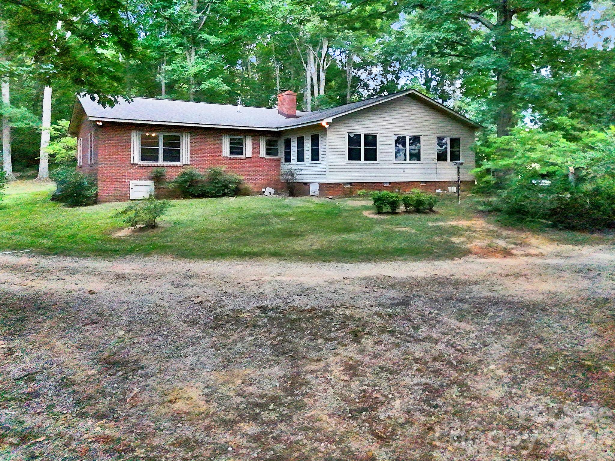 1950 Daisy Couch Road — Lancaster