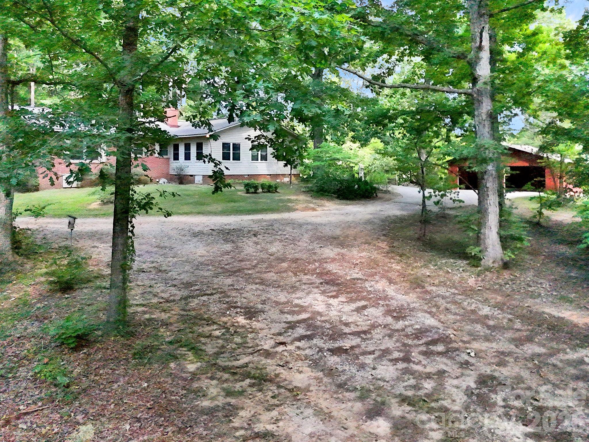 1950 Daisy Couch Road — Lancaster