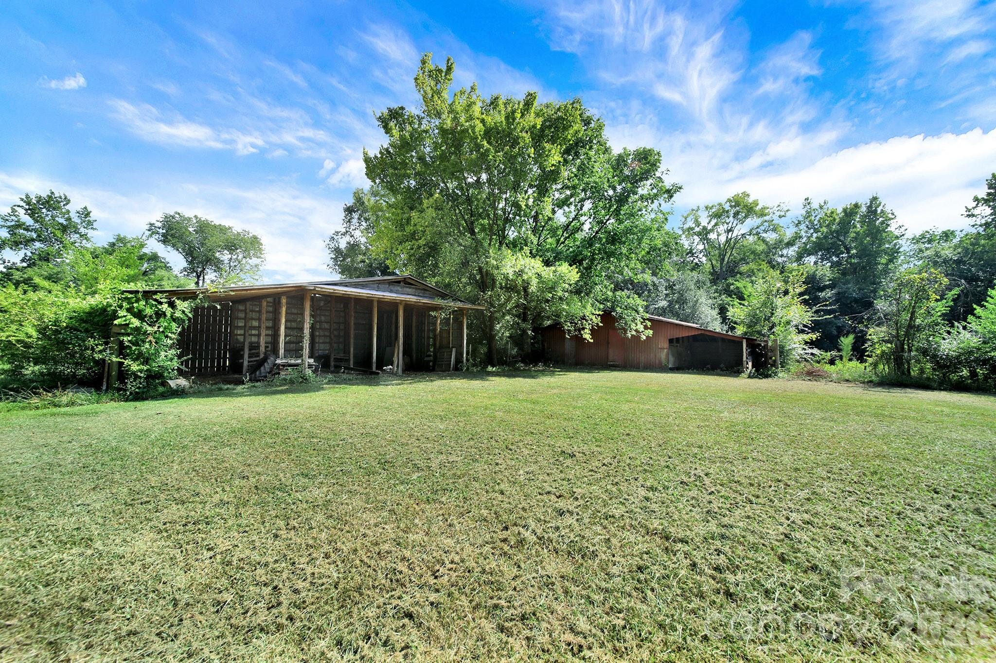 1950 Daisy Couch Road — Lancaster