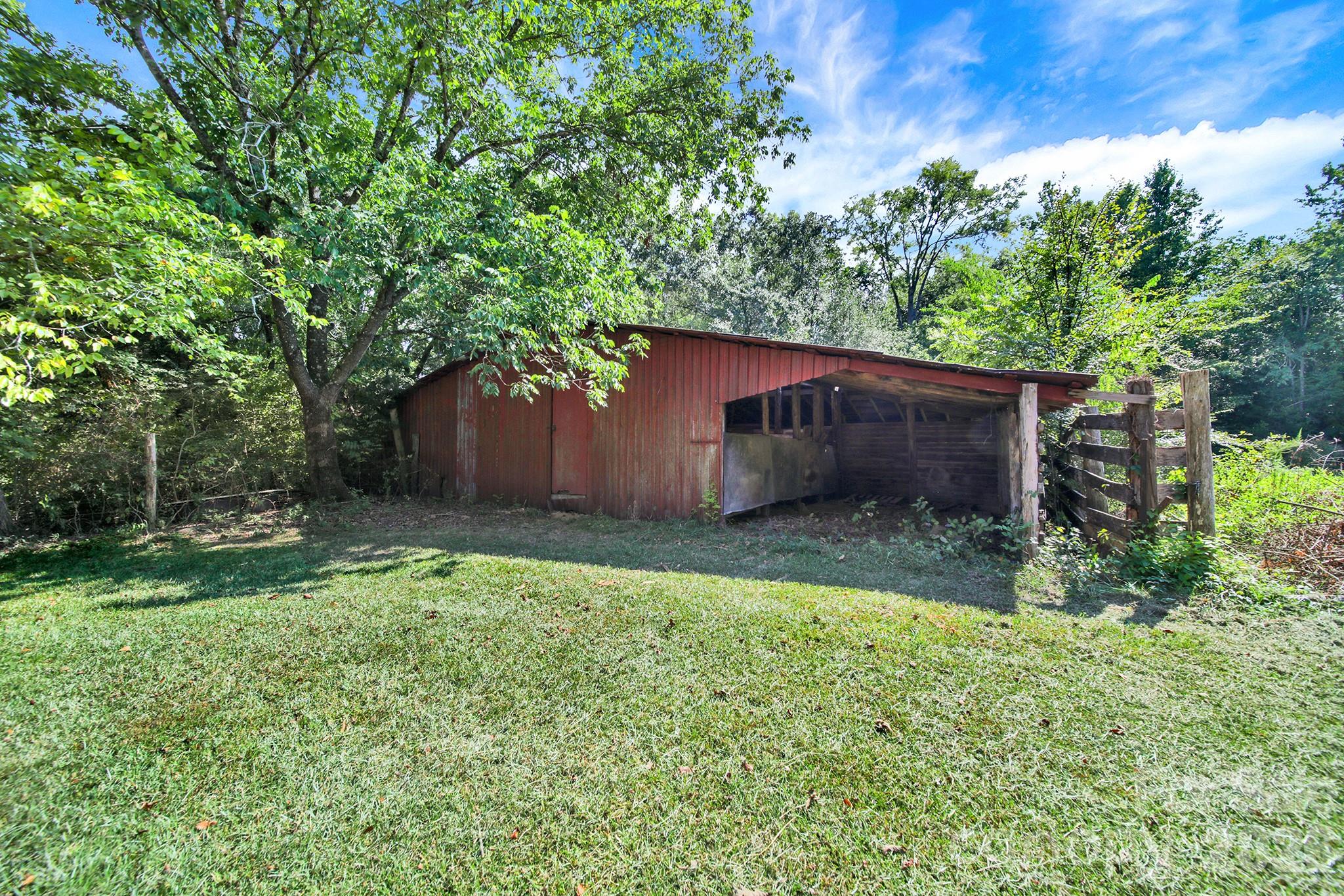 1950 Daisy Couch Road — Lancaster