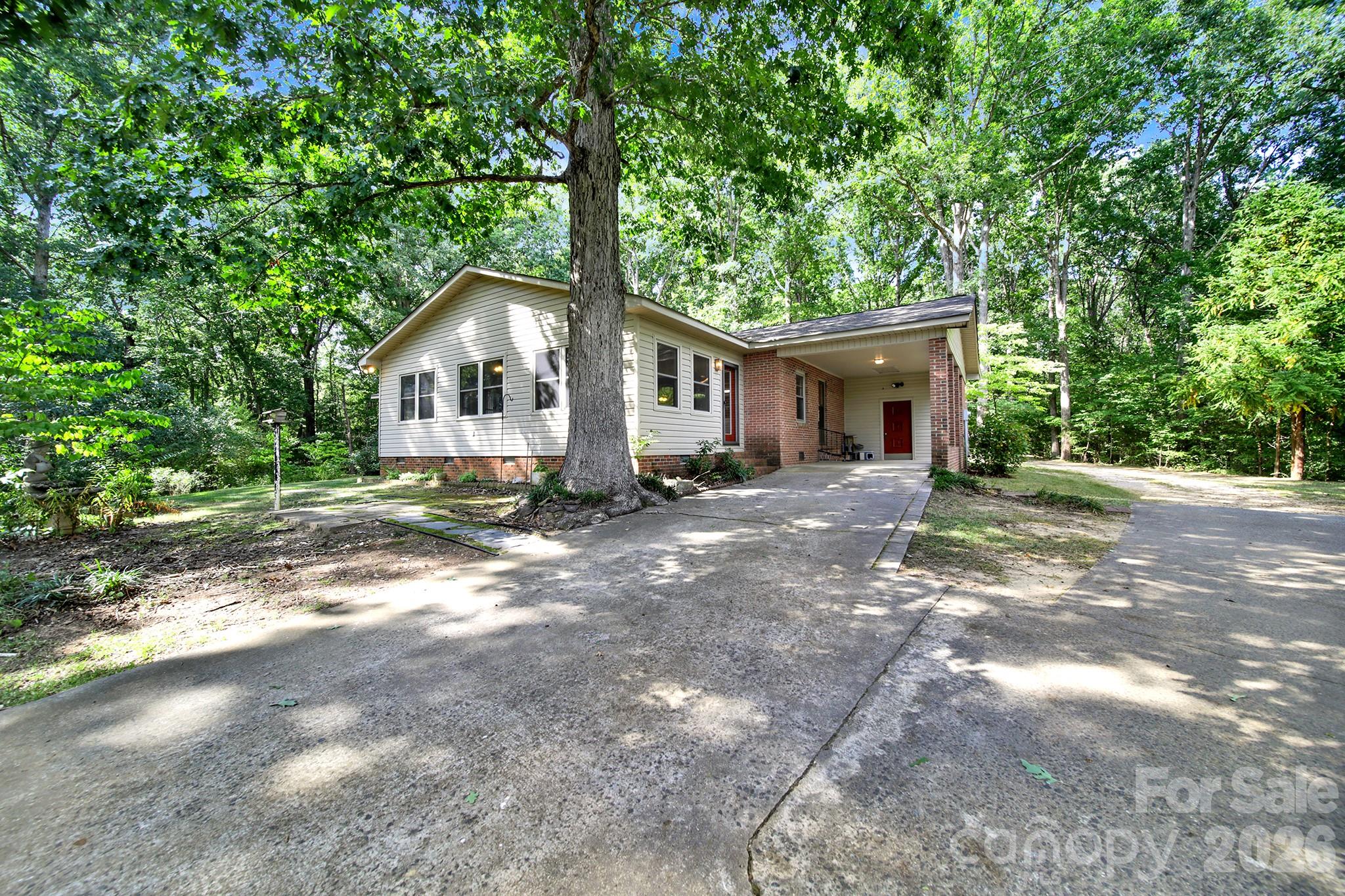 1950 Daisy Couch Road — Lancaster