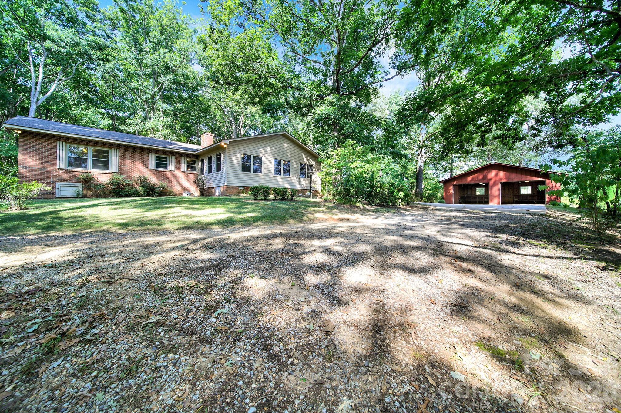 1950 Daisy Couch Road — Lancaster