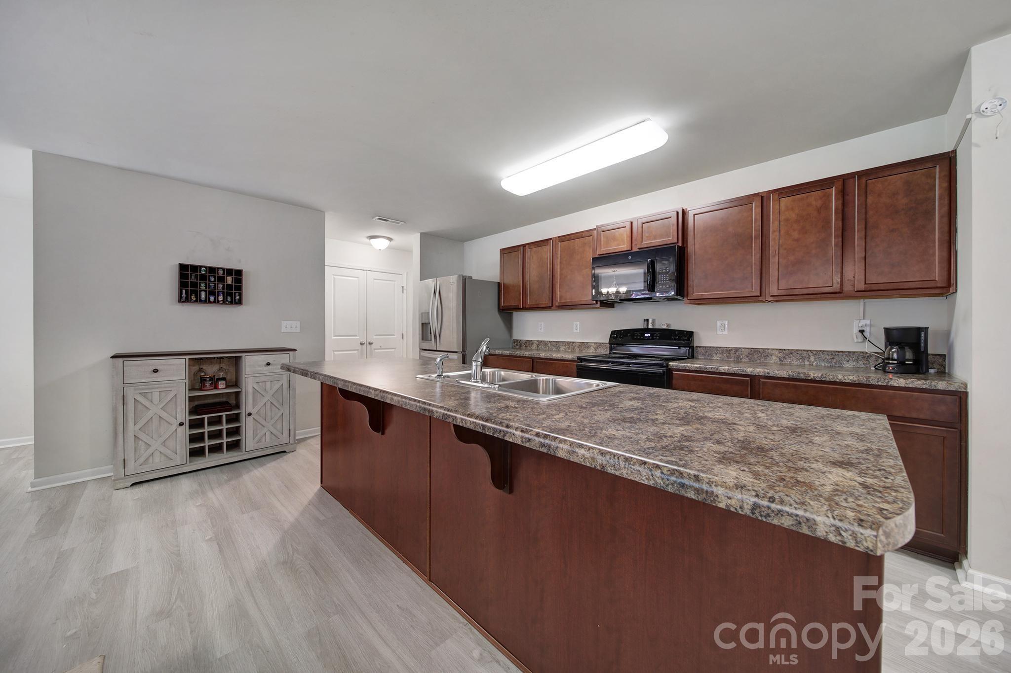 1611 Hooper Court — Charlotte