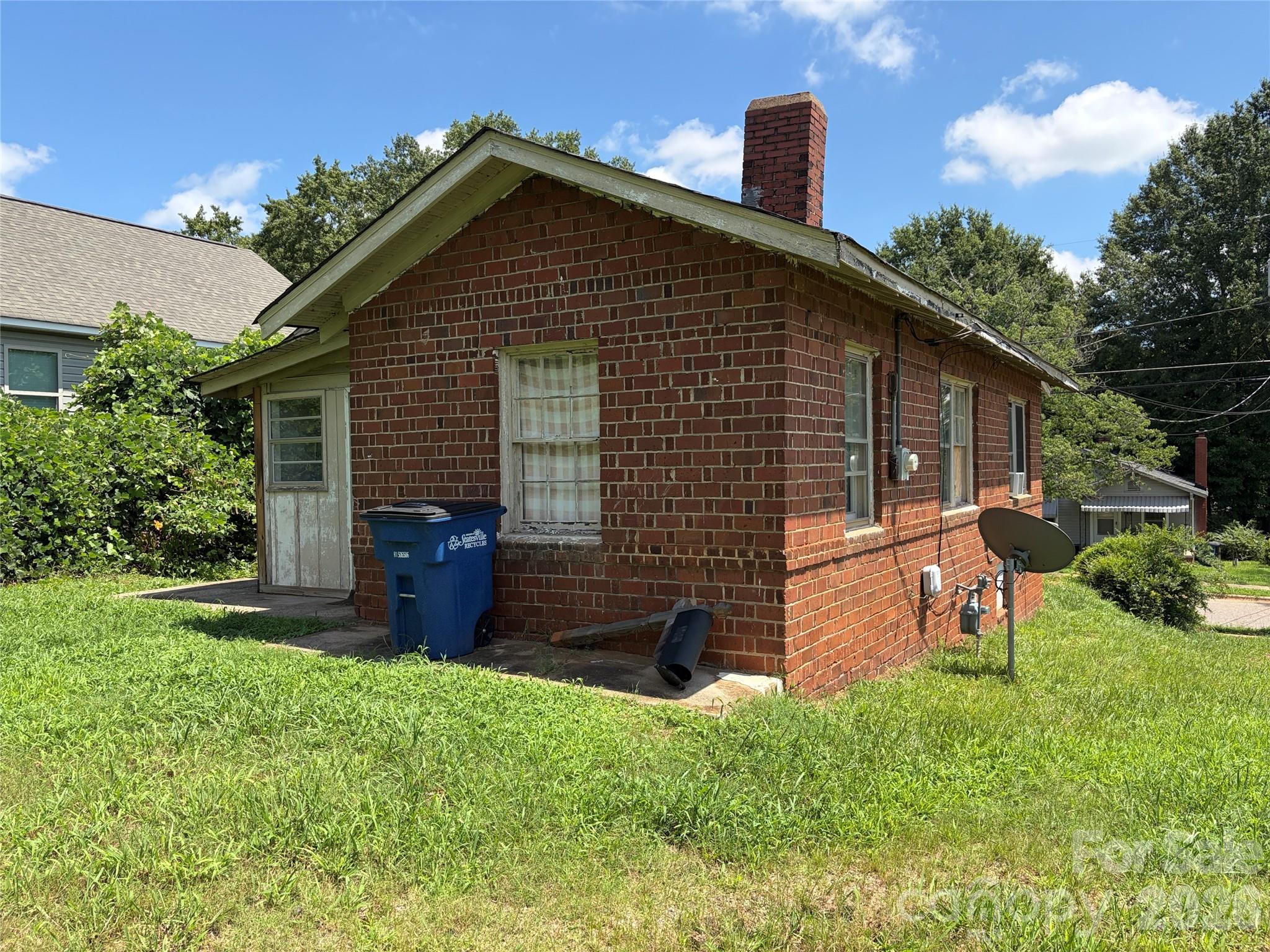 150 Woodlawn Drive — Statesville