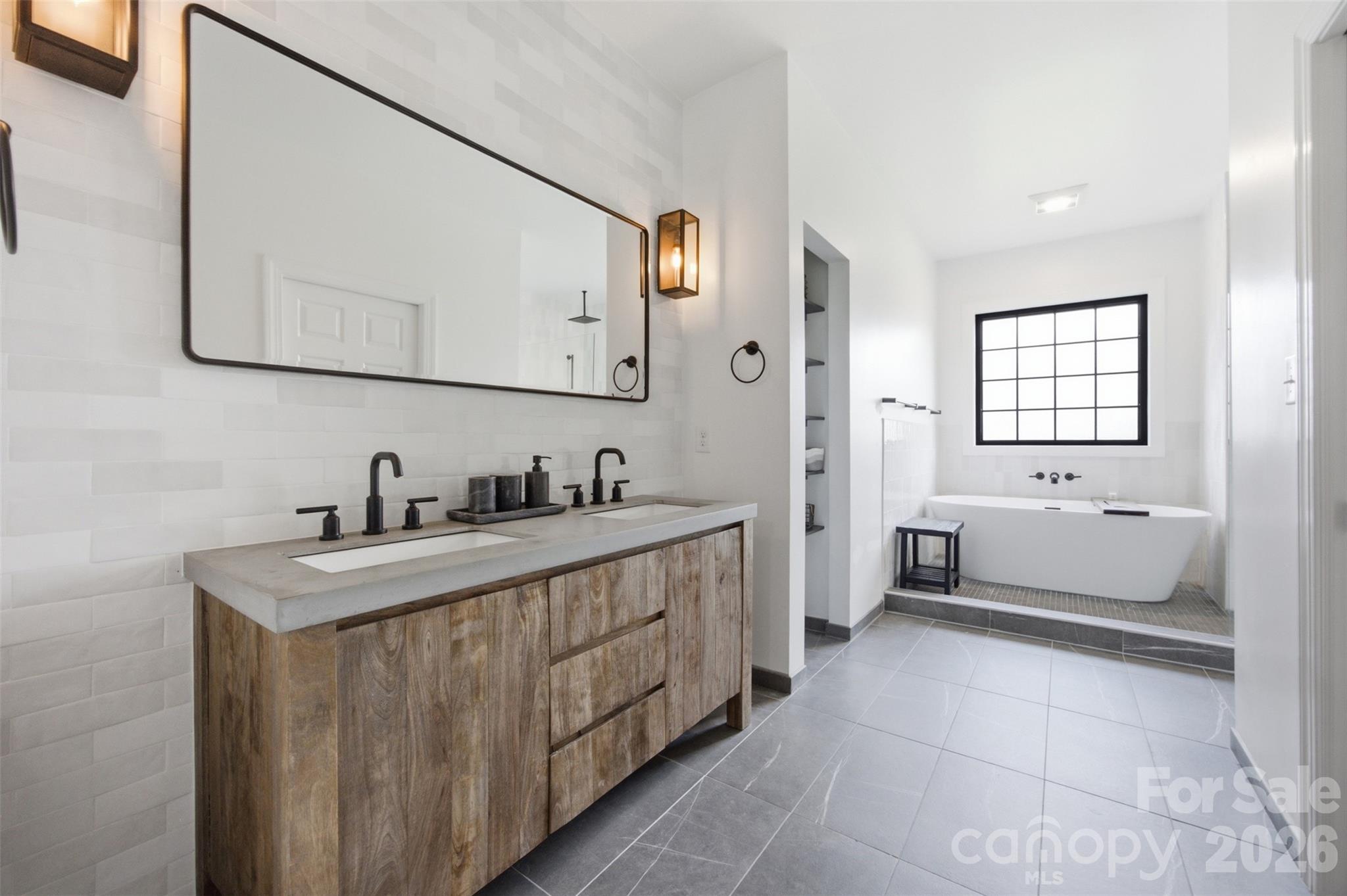 1002 Heather Glen Drive — Matthews