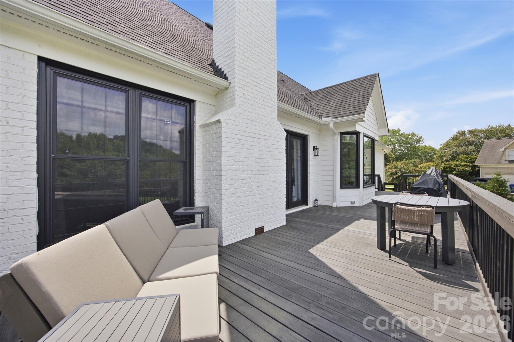1002 Heather Glen Drive — Matthews