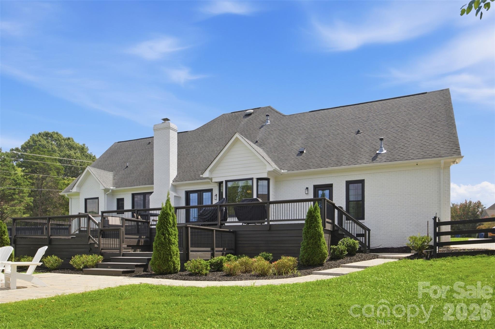 1002 Heather Glen Drive — Matthews
