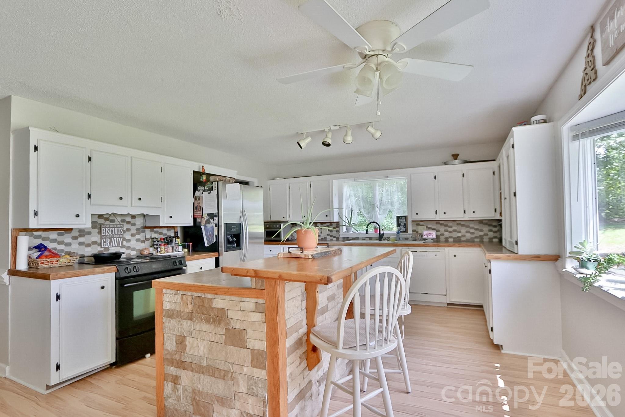 1725 Fred Hinshaw Road — Yadkinville