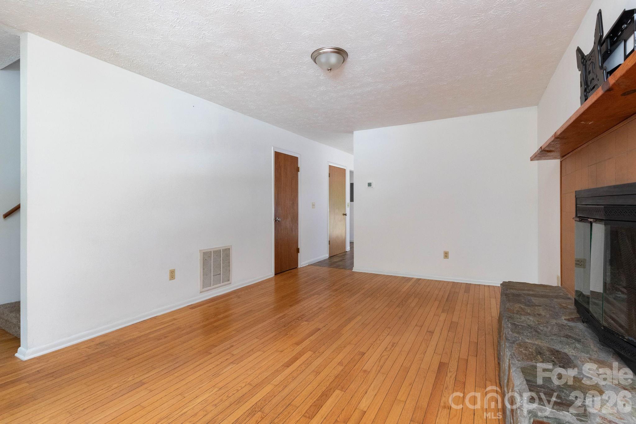 404 Buck Cove Terrace — Asheville