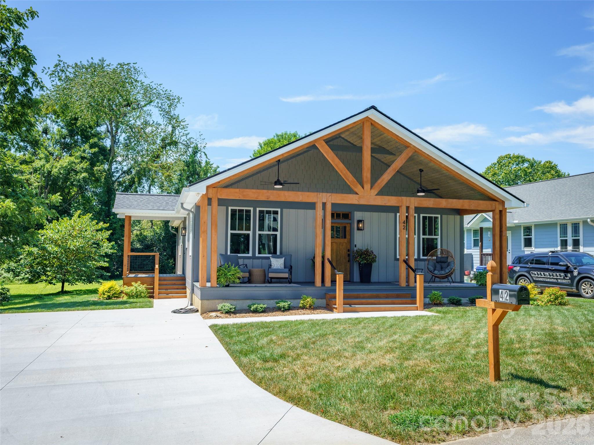 42 Summit Avenue — Brevard