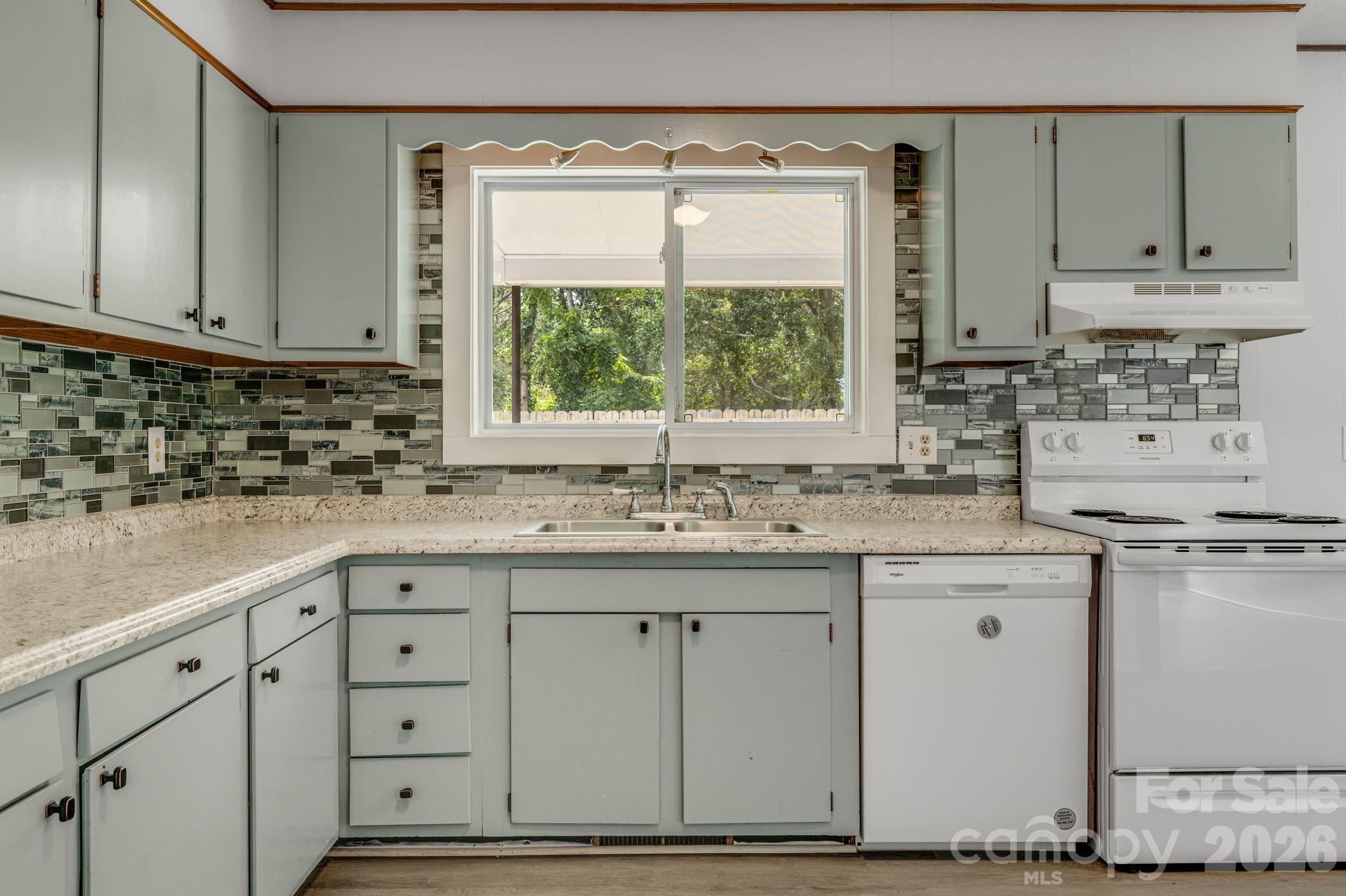 25 Hickory Tree Road — Asheville