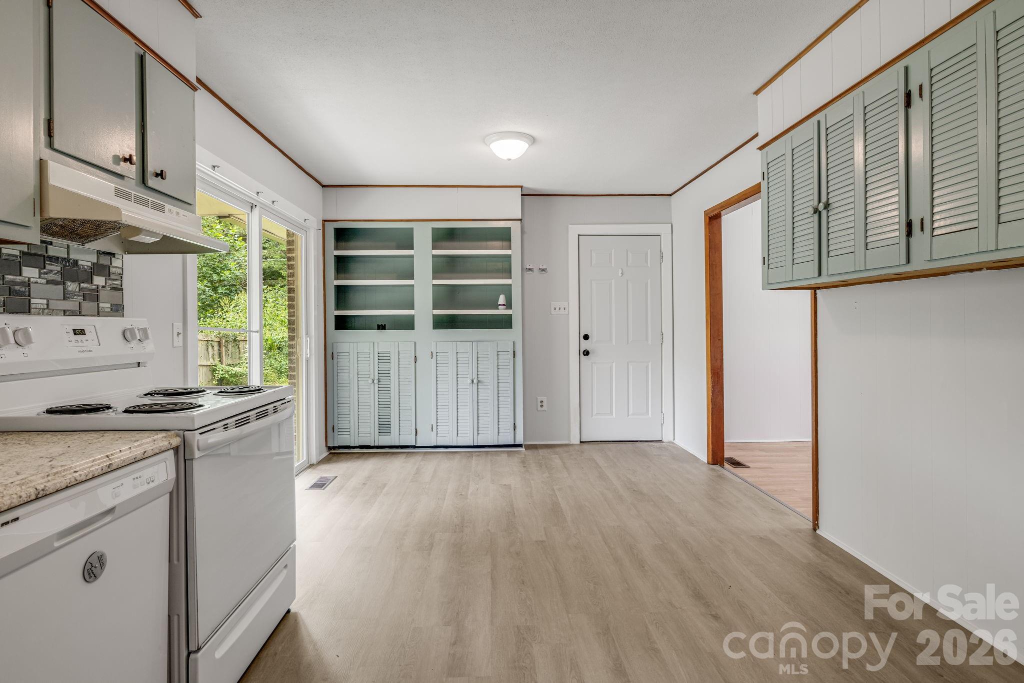 25 Hickory Tree Road — Asheville