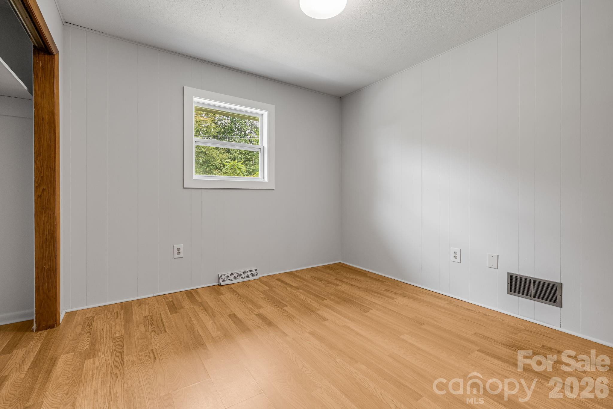 25 Hickory Tree Road — Asheville