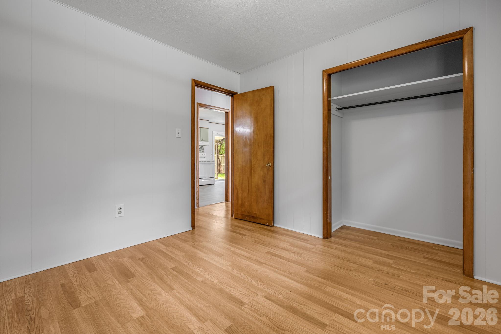 25 Hickory Tree Road — Asheville