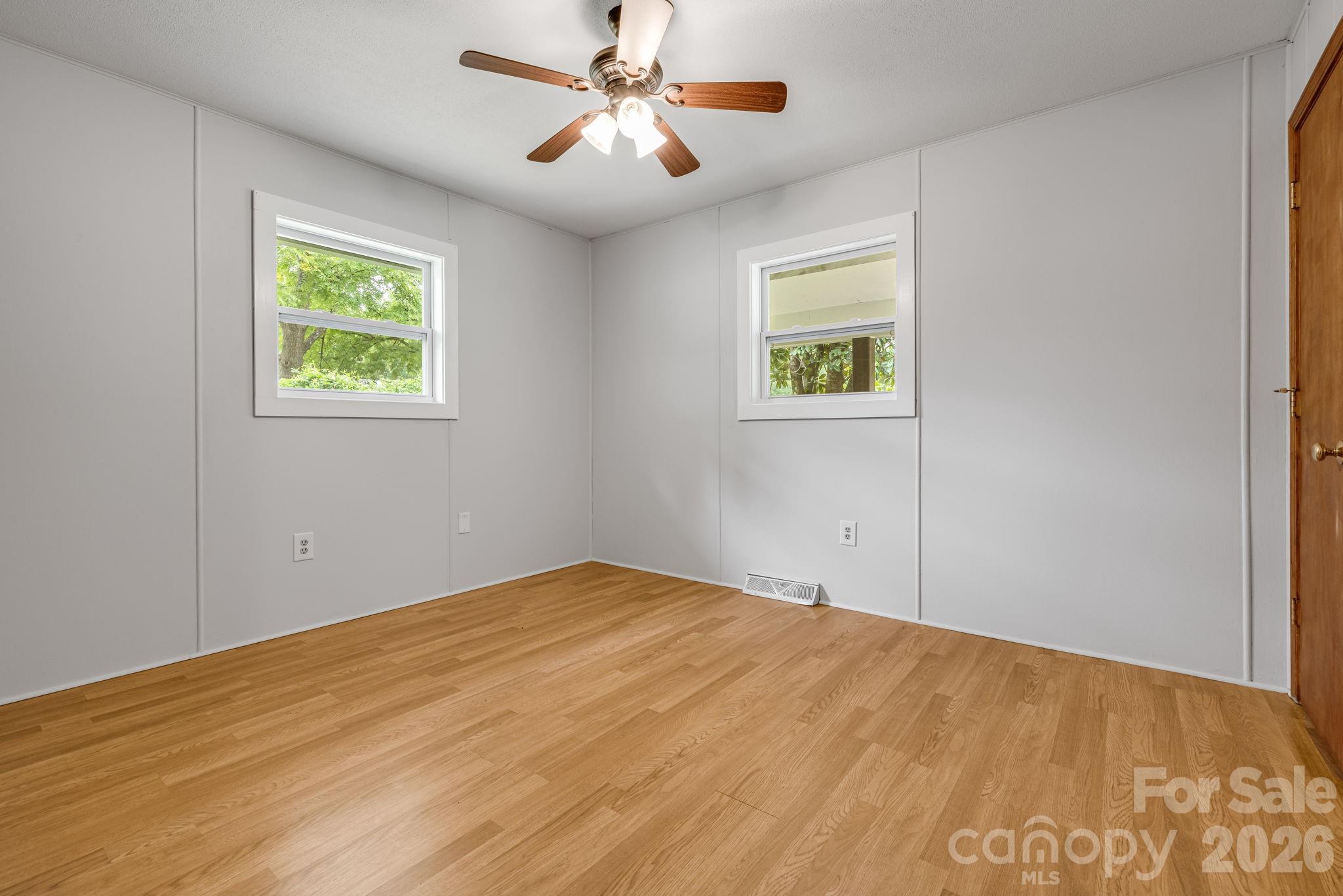25 Hickory Tree Road — Asheville