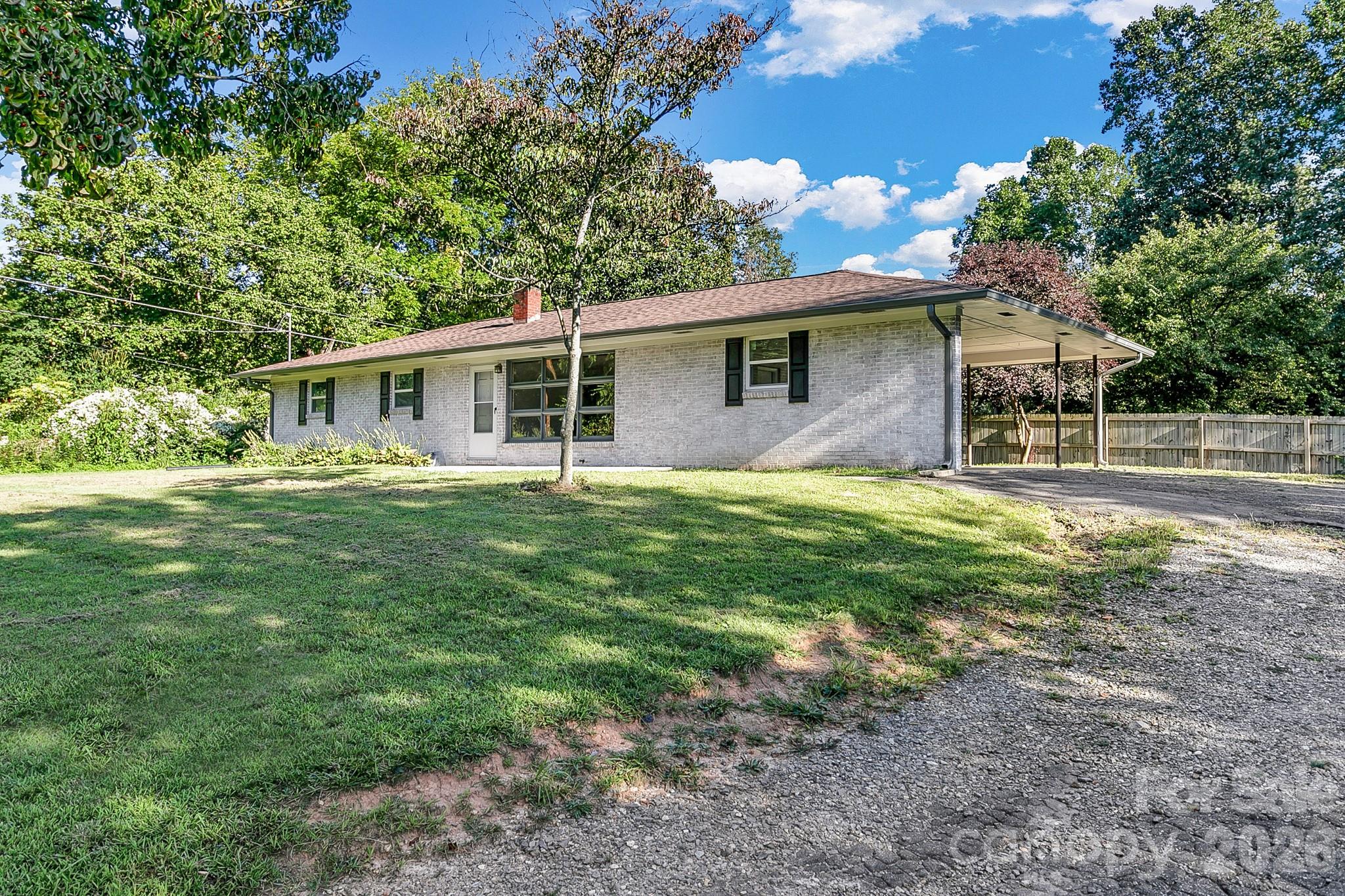 25 Hickory Tree Road — Asheville