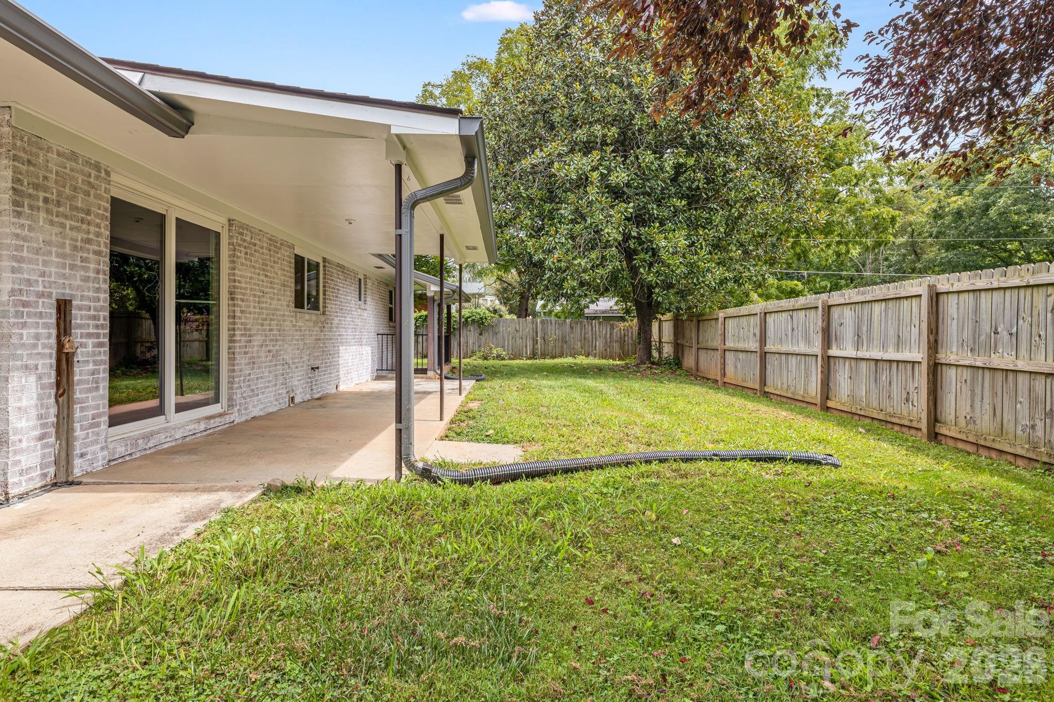 25 Hickory Tree Road — Asheville
