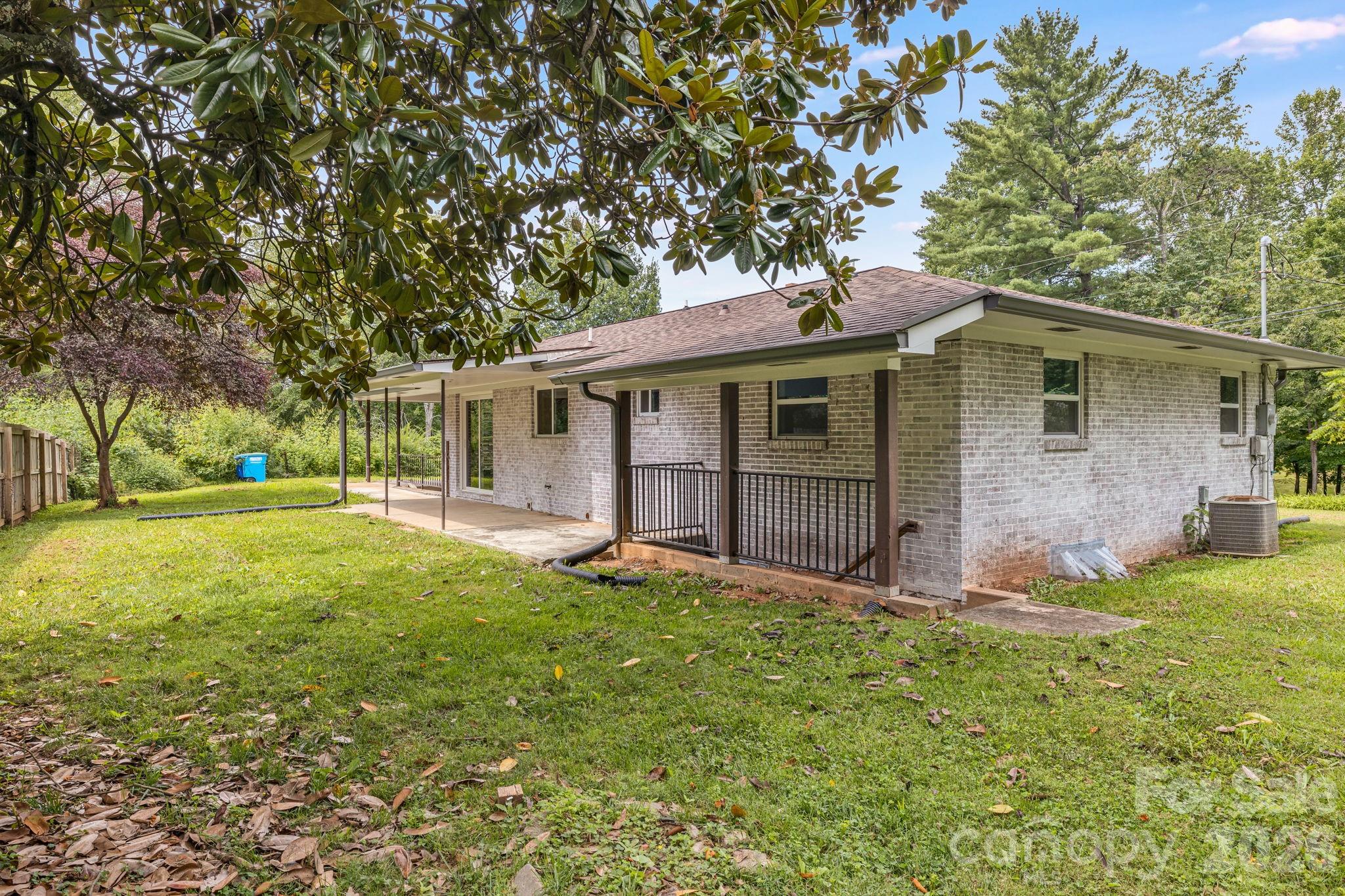25 Hickory Tree Road — Asheville