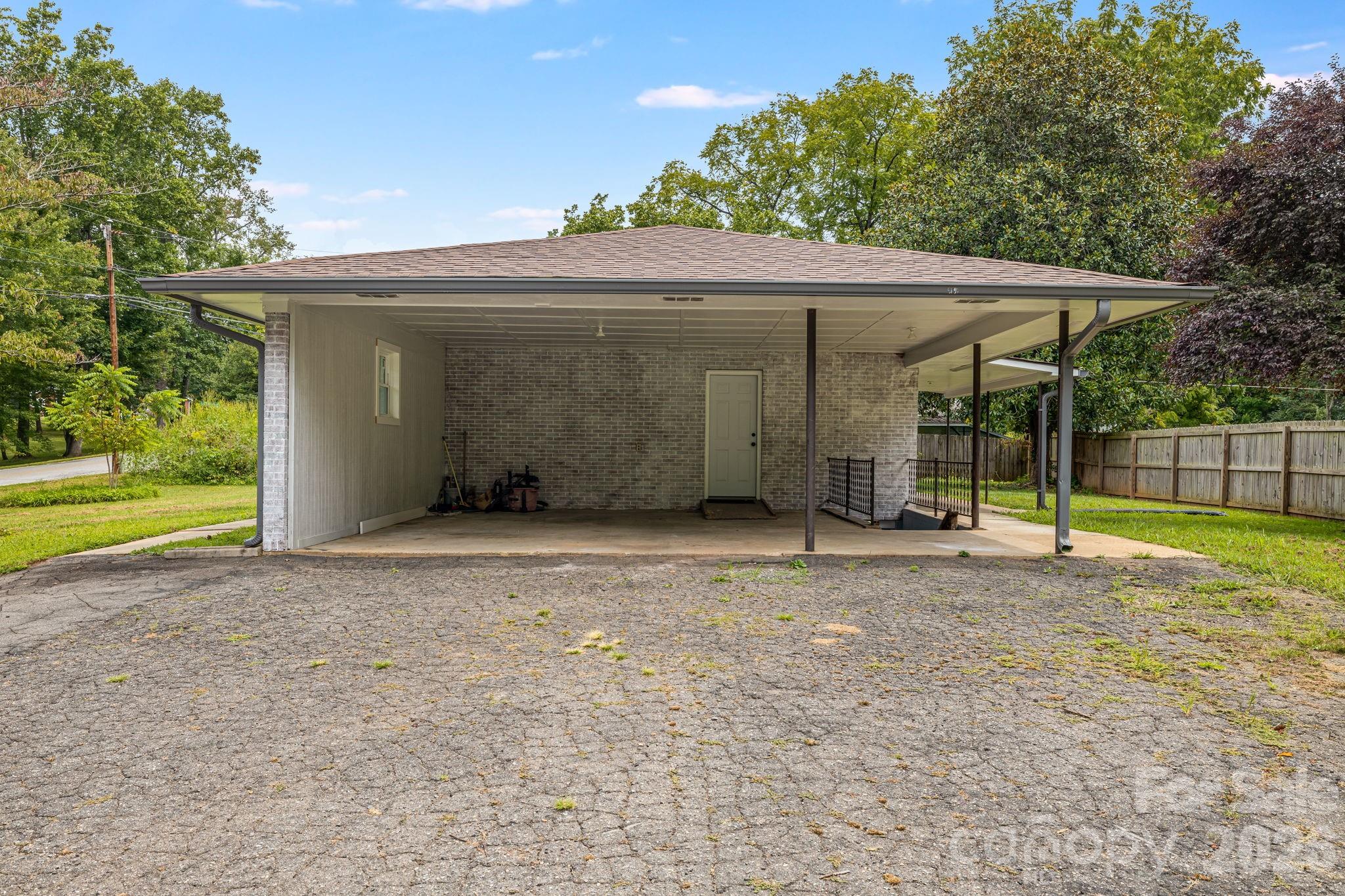 25 Hickory Tree Road — Asheville