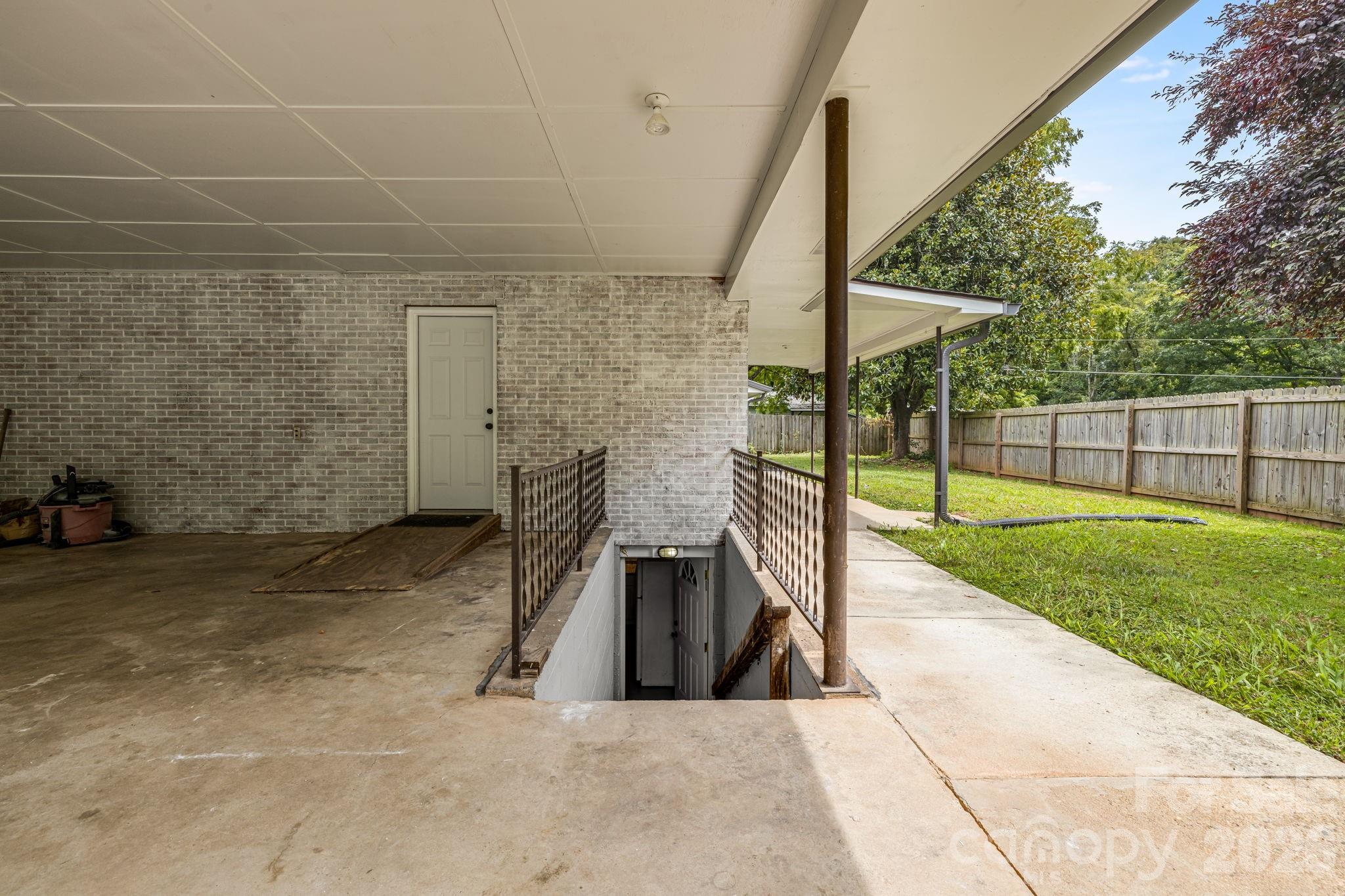 25 Hickory Tree Road — Asheville