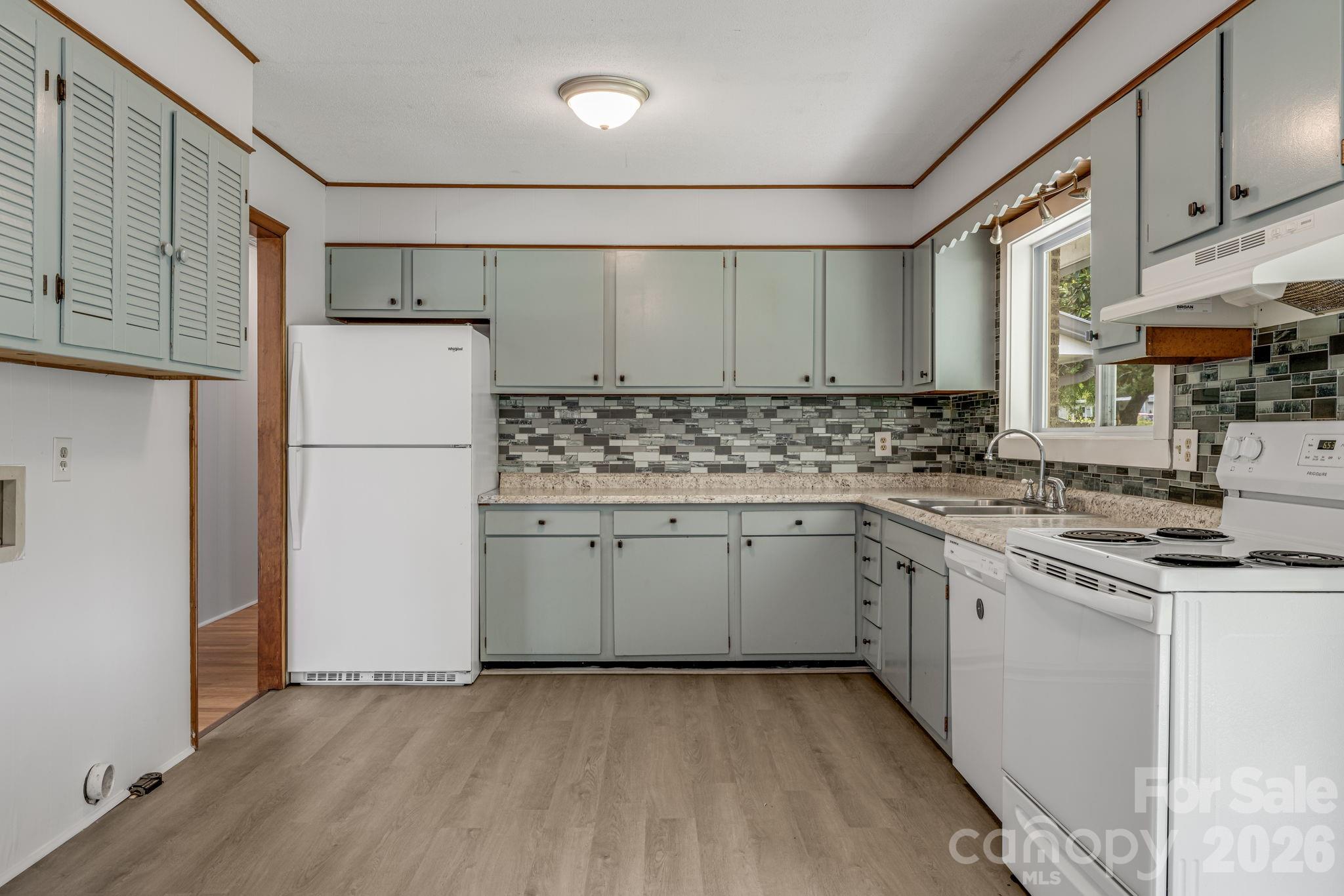 25 Hickory Tree Road — Asheville