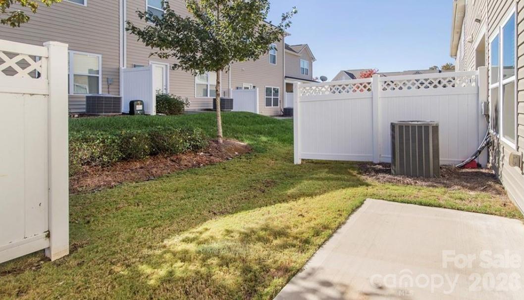 14416 Glendon Hall Lane — Charlotte