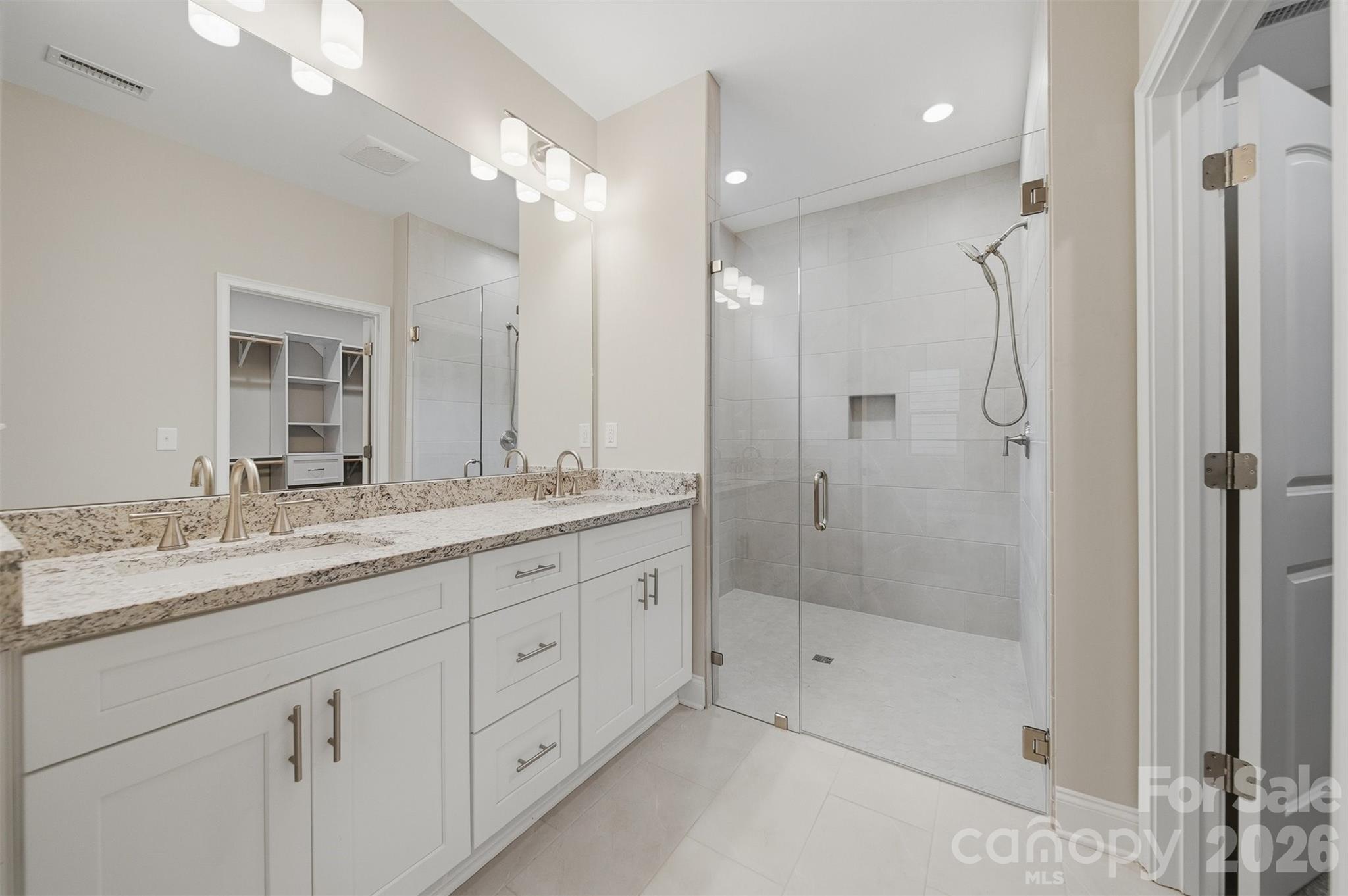 827C Wynnshire Drive #66 — Hickory