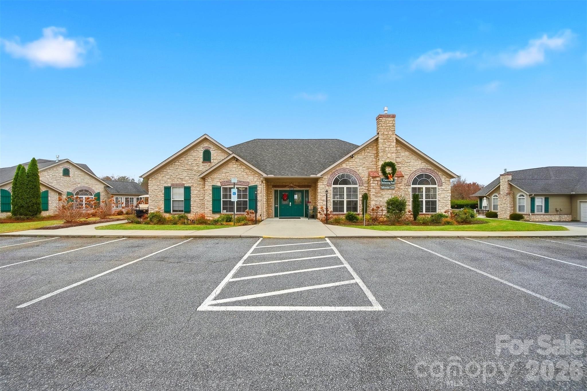 827C Wynnshire Drive #66 — Hickory