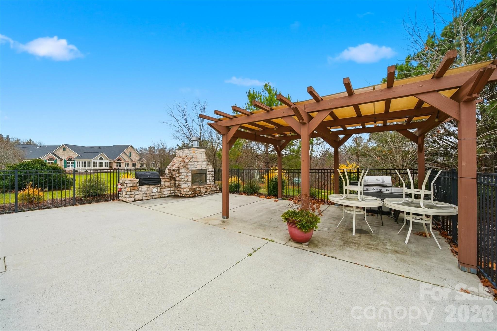 827C Wynnshire Drive #66 — Hickory
