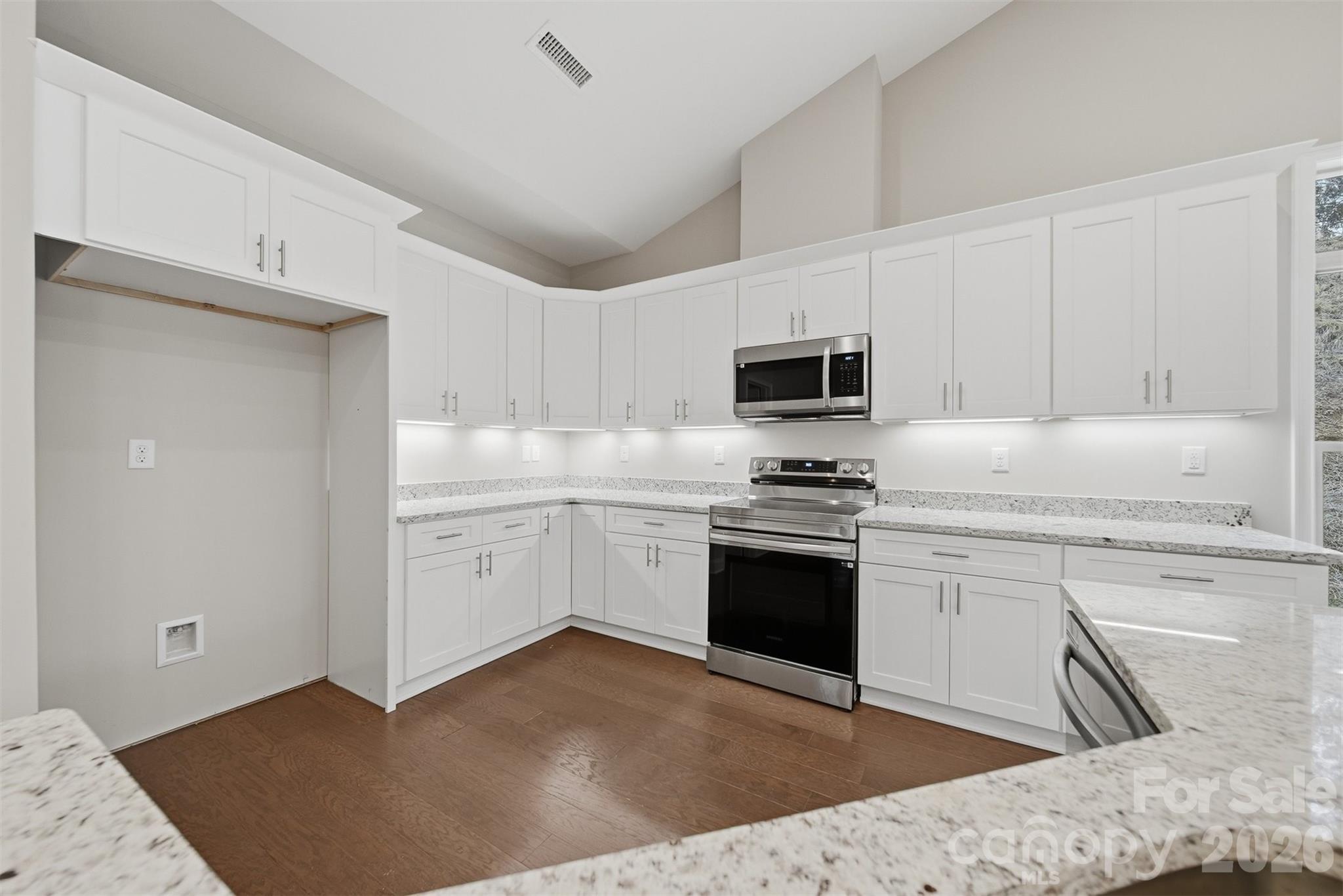 827C Wynnshire Drive #66 — Hickory