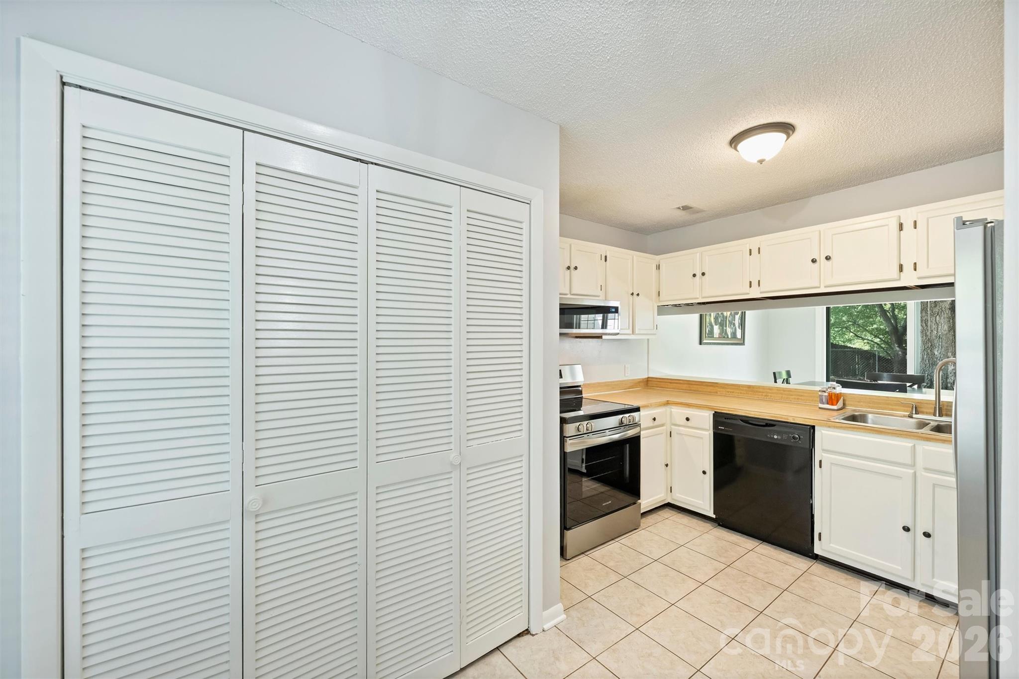 6422 Pineburr Road — Charlotte
