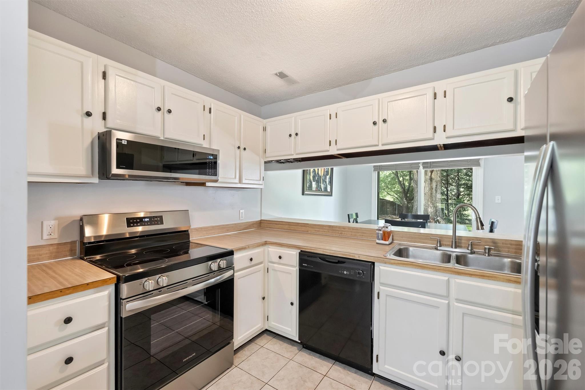 6422 Pineburr Road — Charlotte