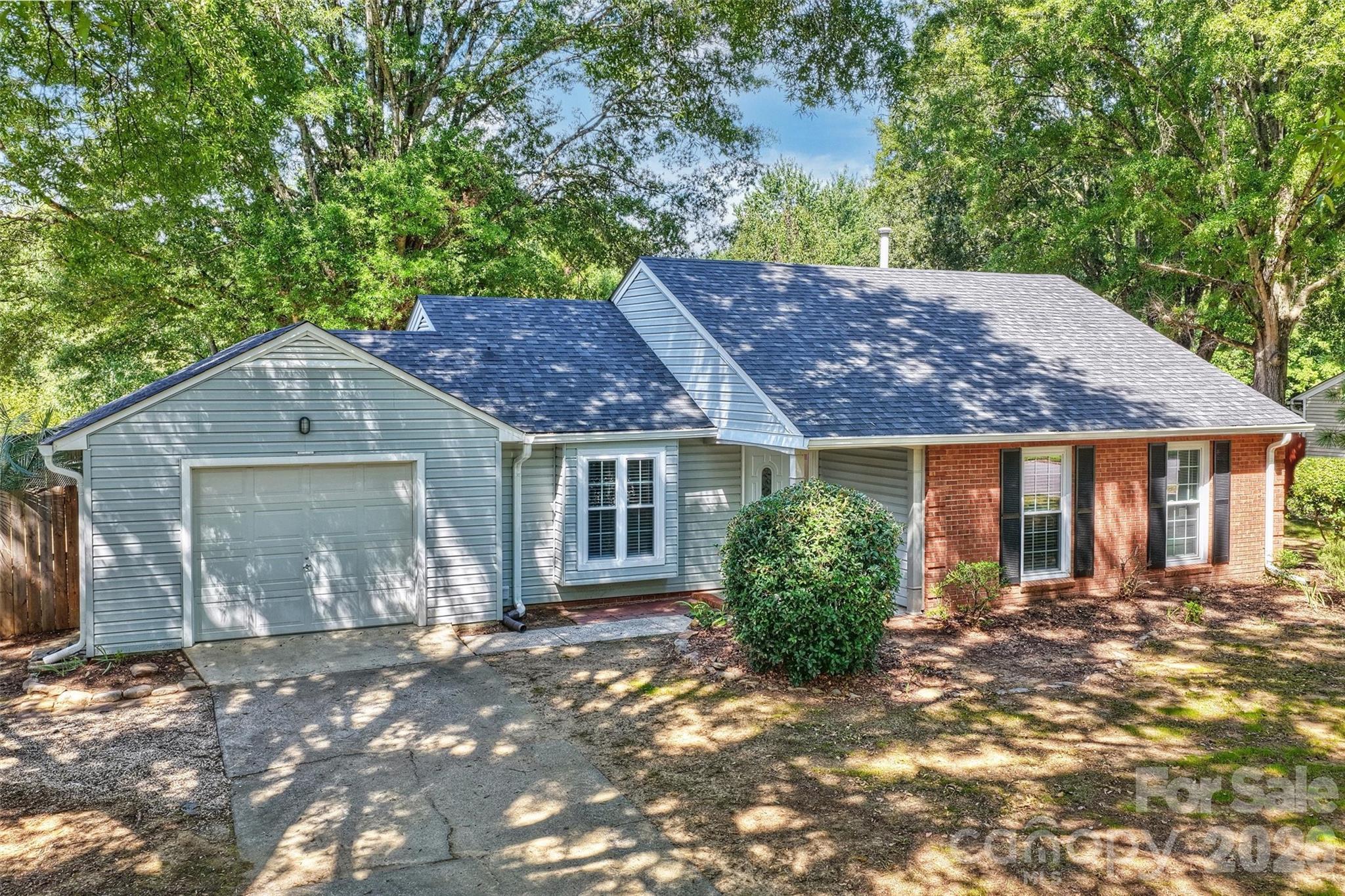 6422 Pineburr Road — Charlotte