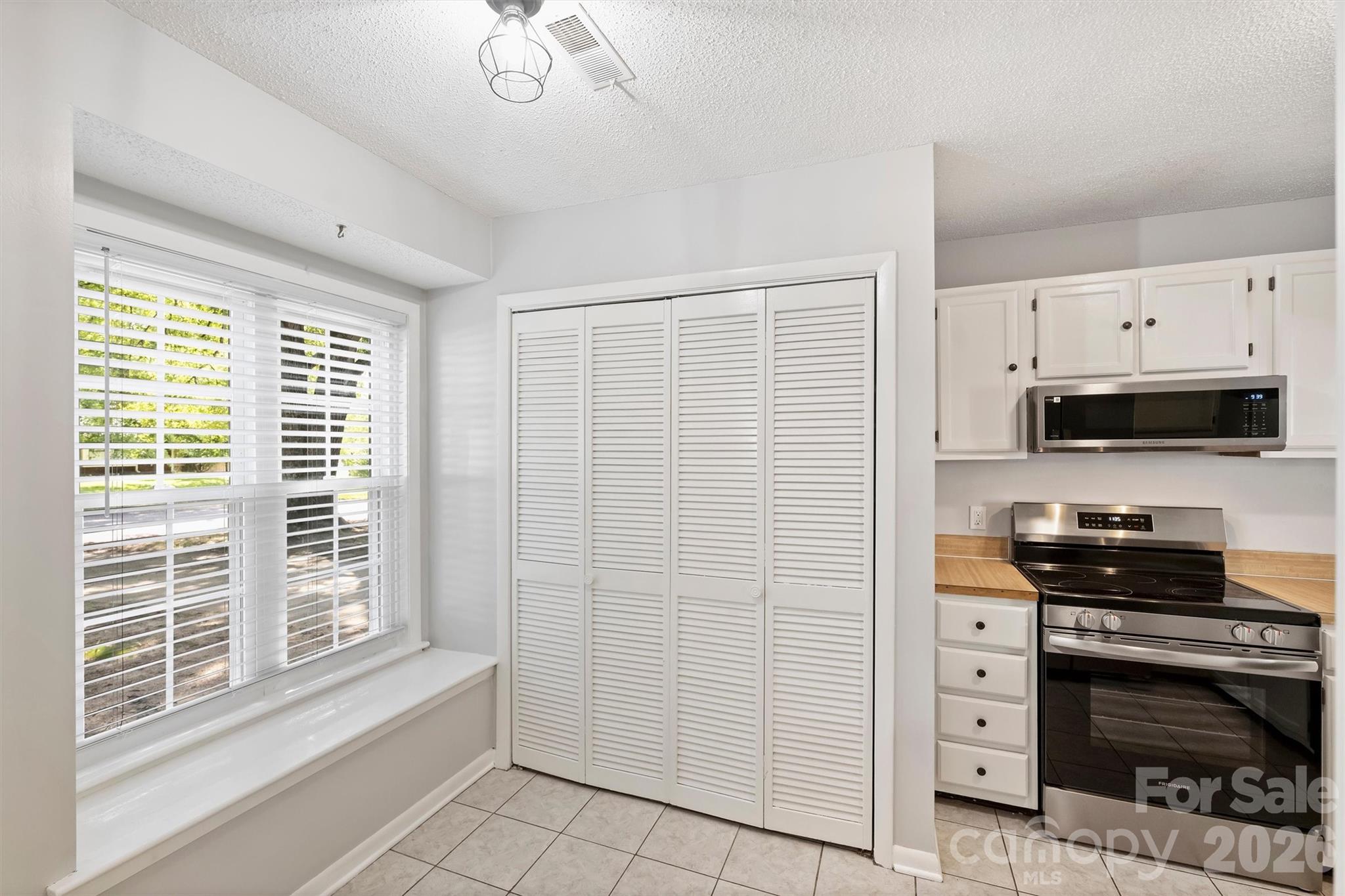 6422 Pineburr Road — Charlotte