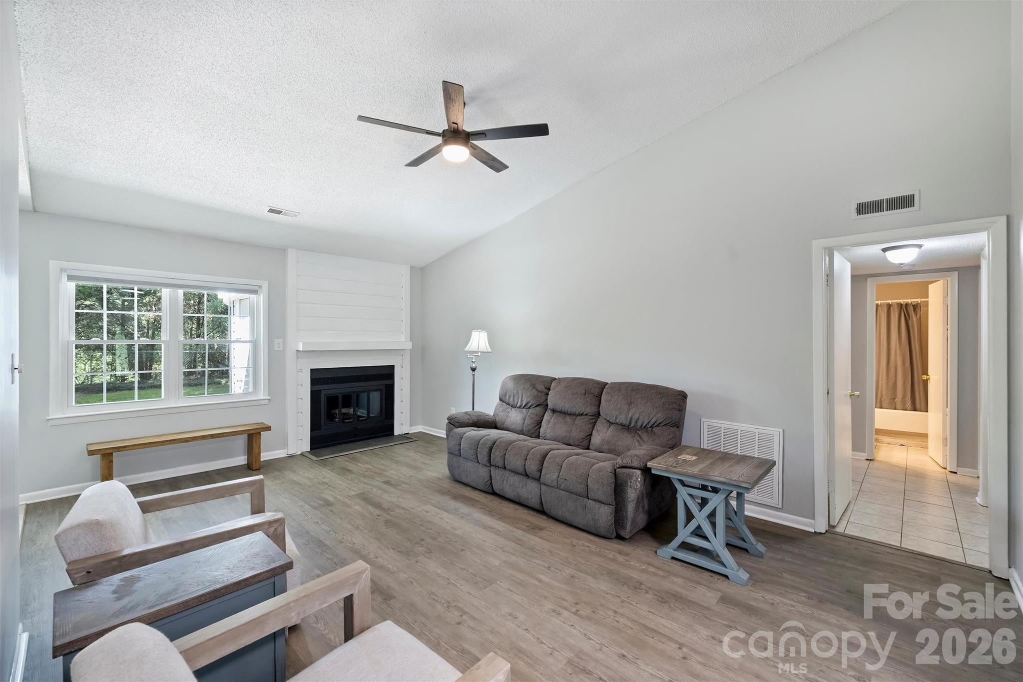 6422 Pineburr Road — Charlotte
