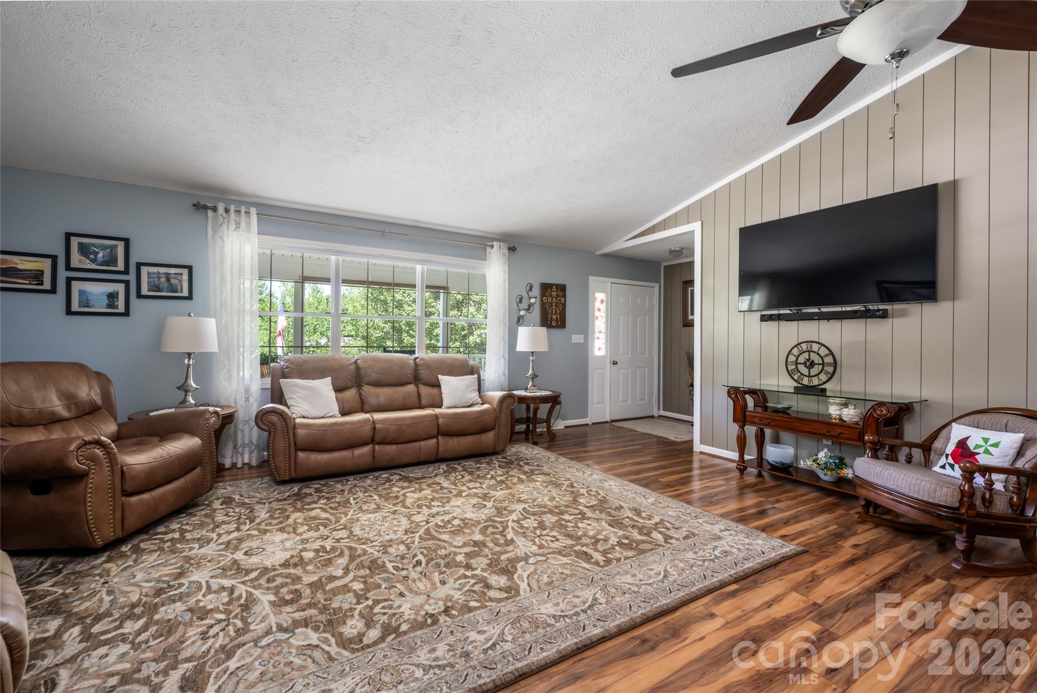 40 Meadow Drive — Horse Shoe
