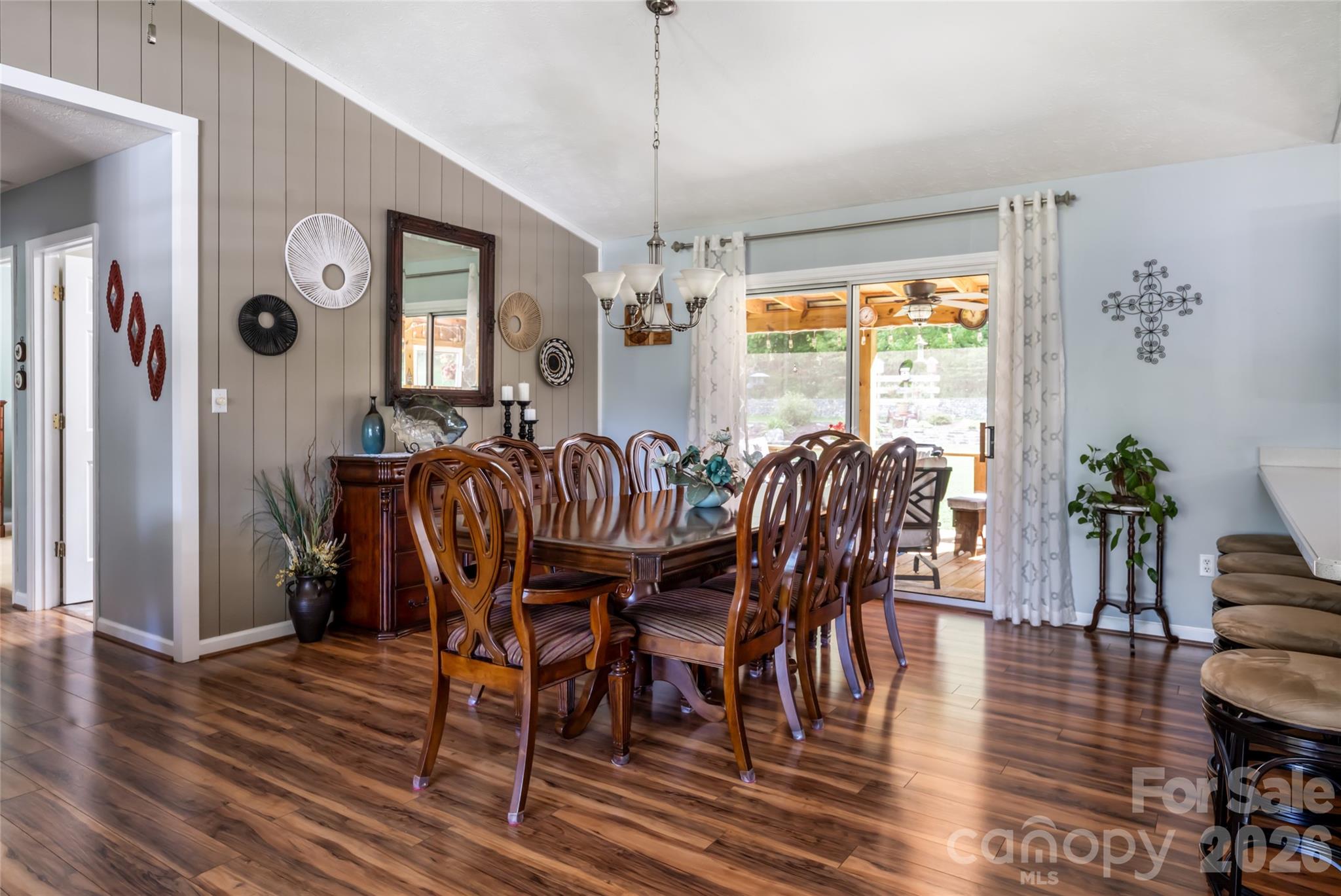 40 Meadow Drive — Horse Shoe